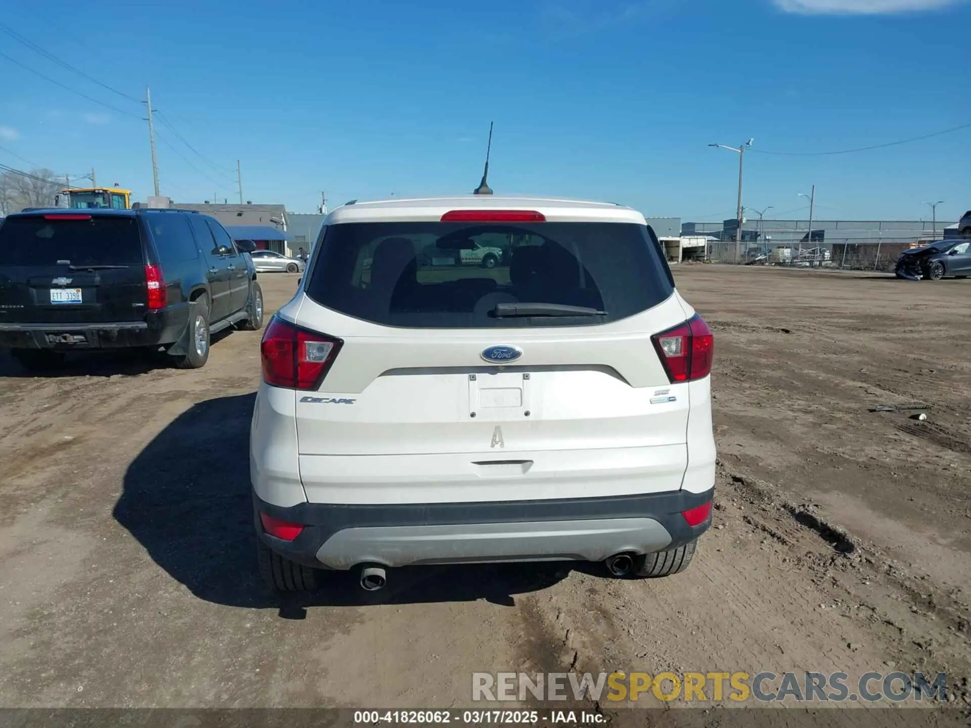 16 Photograph of a damaged car 1FMCU9GD6KUA69877 FORD ESCAPE 2019