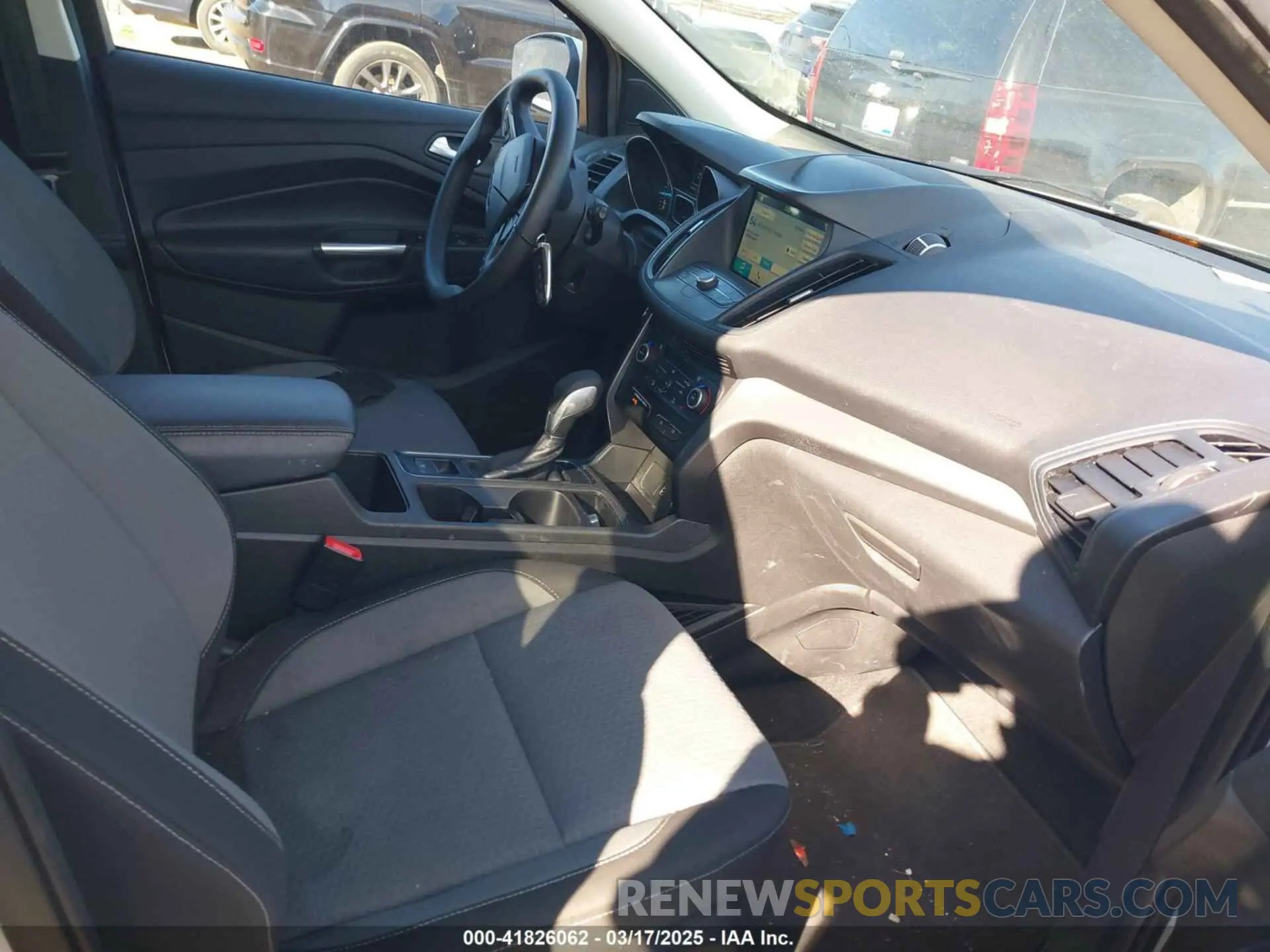 5 Photograph of a damaged car 1FMCU9GD6KUA69877 FORD ESCAPE 2019