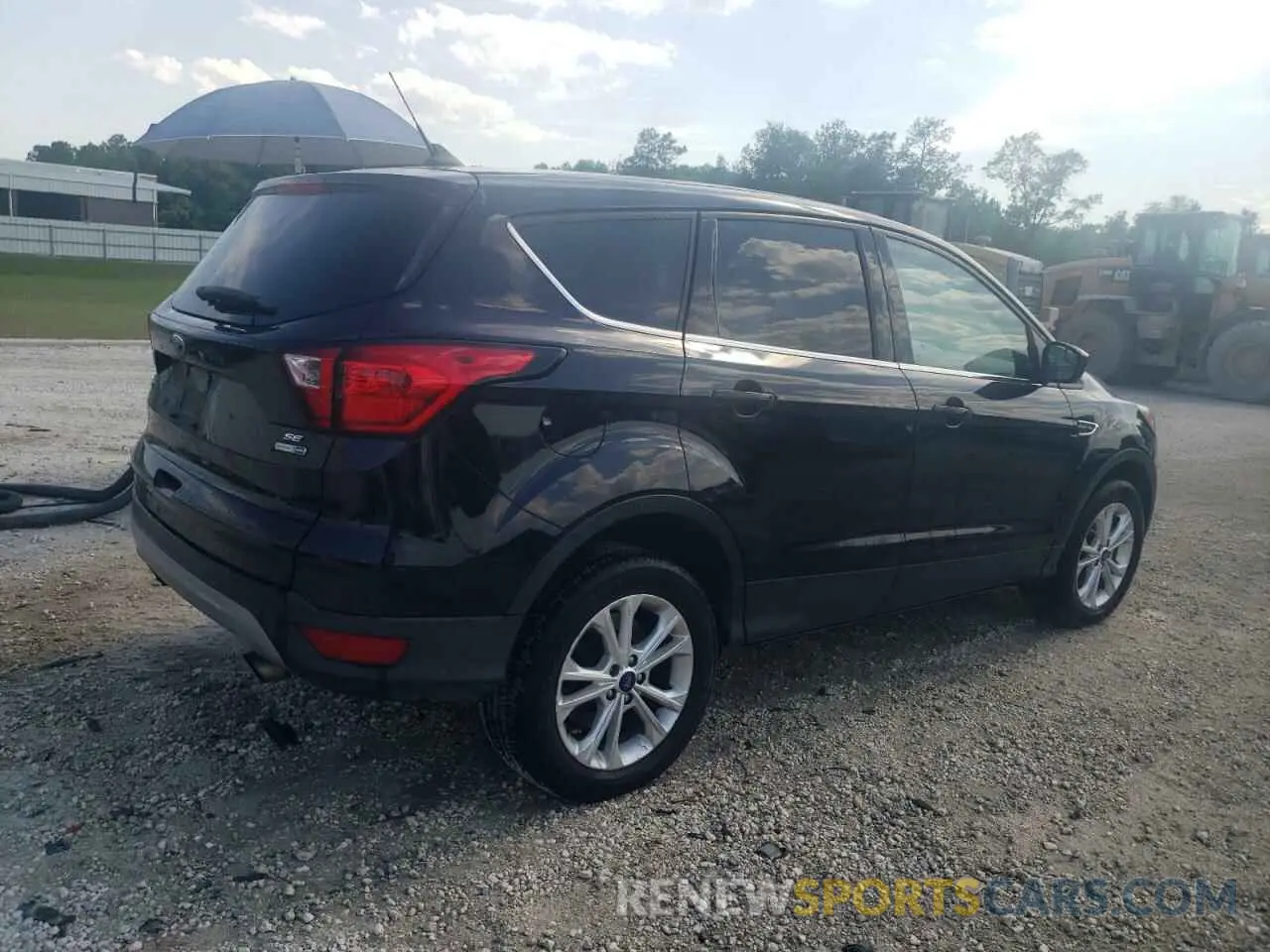 3 Photograph of a damaged car 1FMCU9GD6KUA72472 FORD ESCAPE 2019