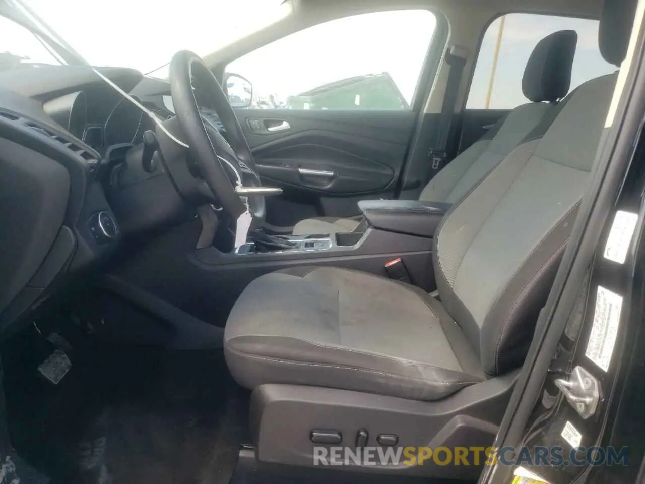 7 Photograph of a damaged car 1FMCU9GD6KUA72472 FORD ESCAPE 2019