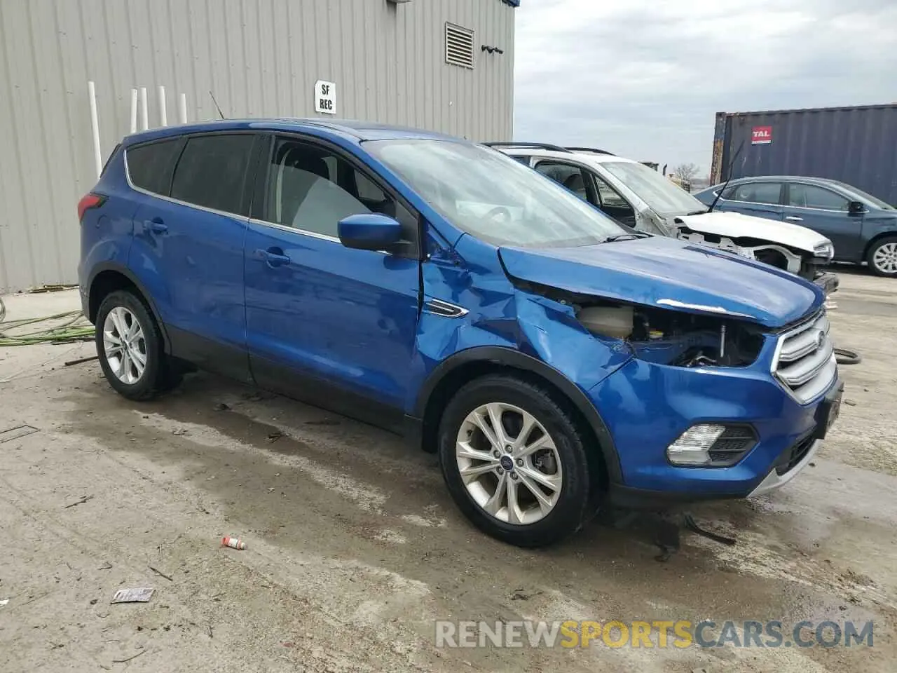 4 Photograph of a damaged car 1FMCU9GD6KUA92768 FORD ESCAPE 2019