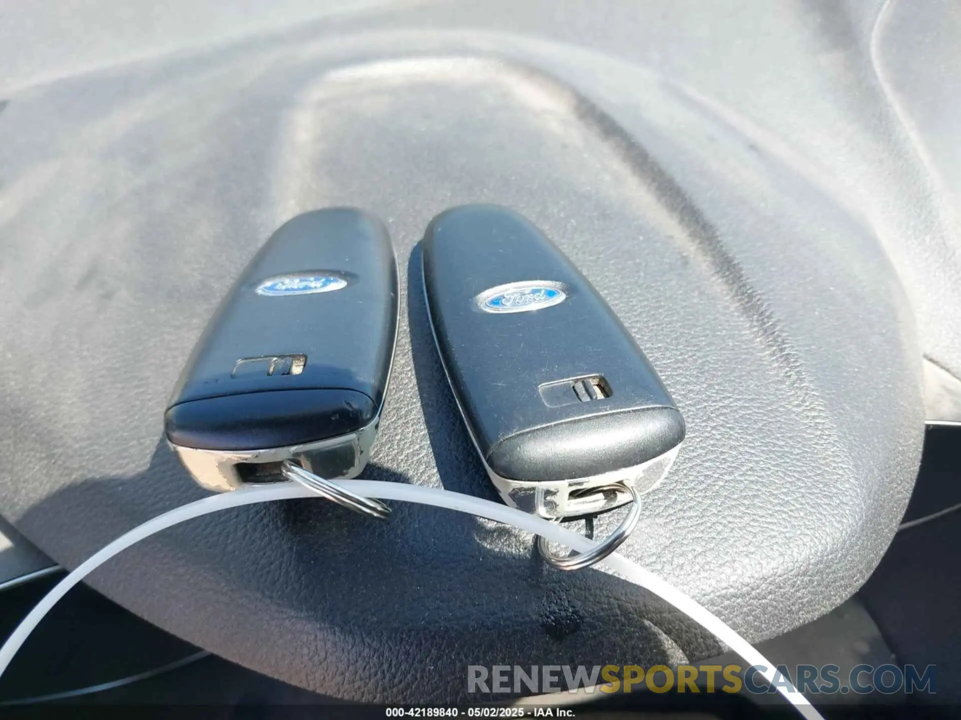 11 Photograph of a damaged car 1FMCU9GD6KUB07267 FORD ESCAPE 2019