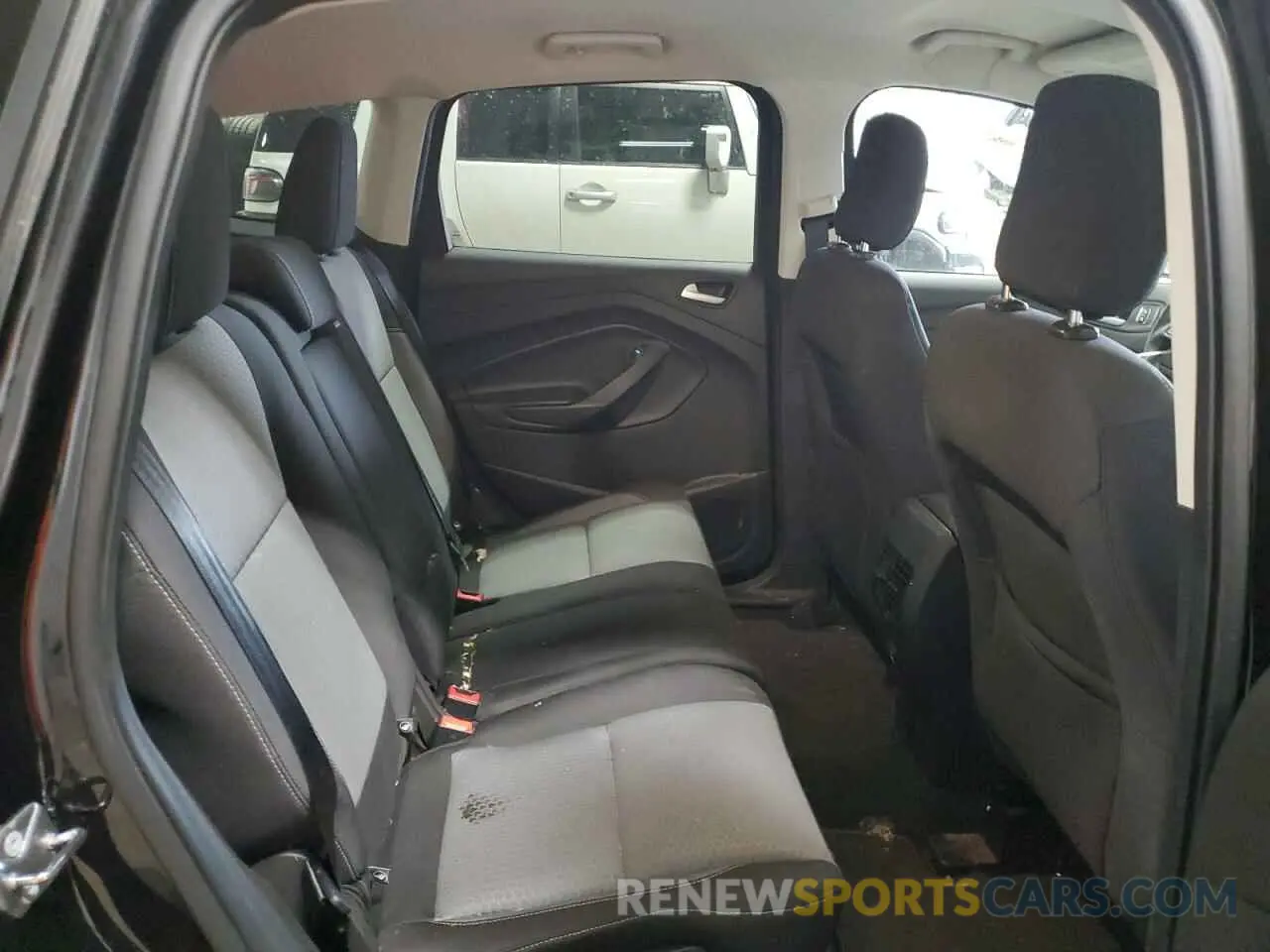 11 Photograph of a damaged car 1FMCU9GD6KUB27891 FORD ESCAPE 2019