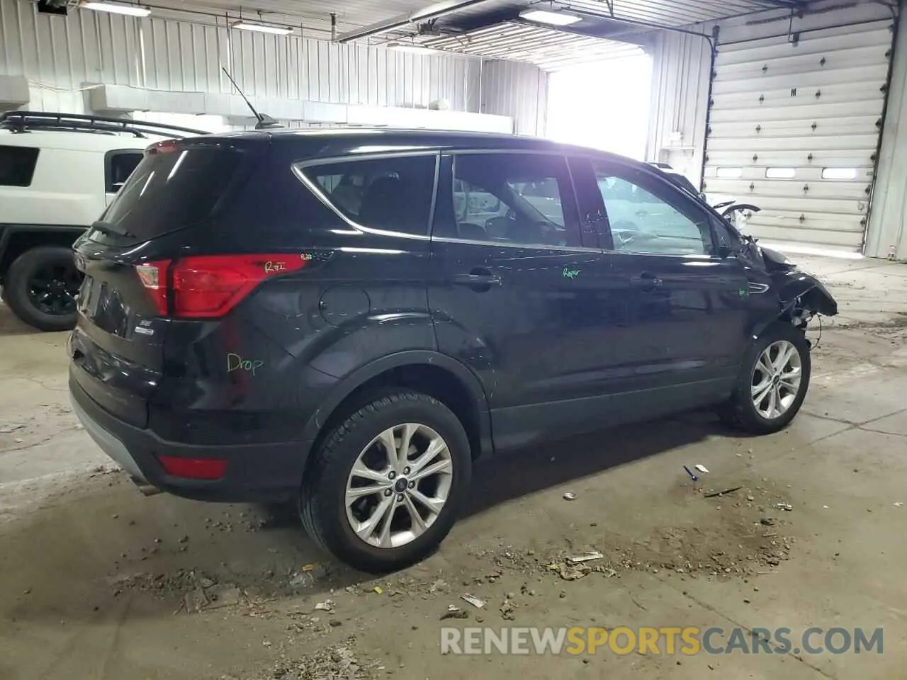 3 Photograph of a damaged car 1FMCU9GD6KUB27891 FORD ESCAPE 2019