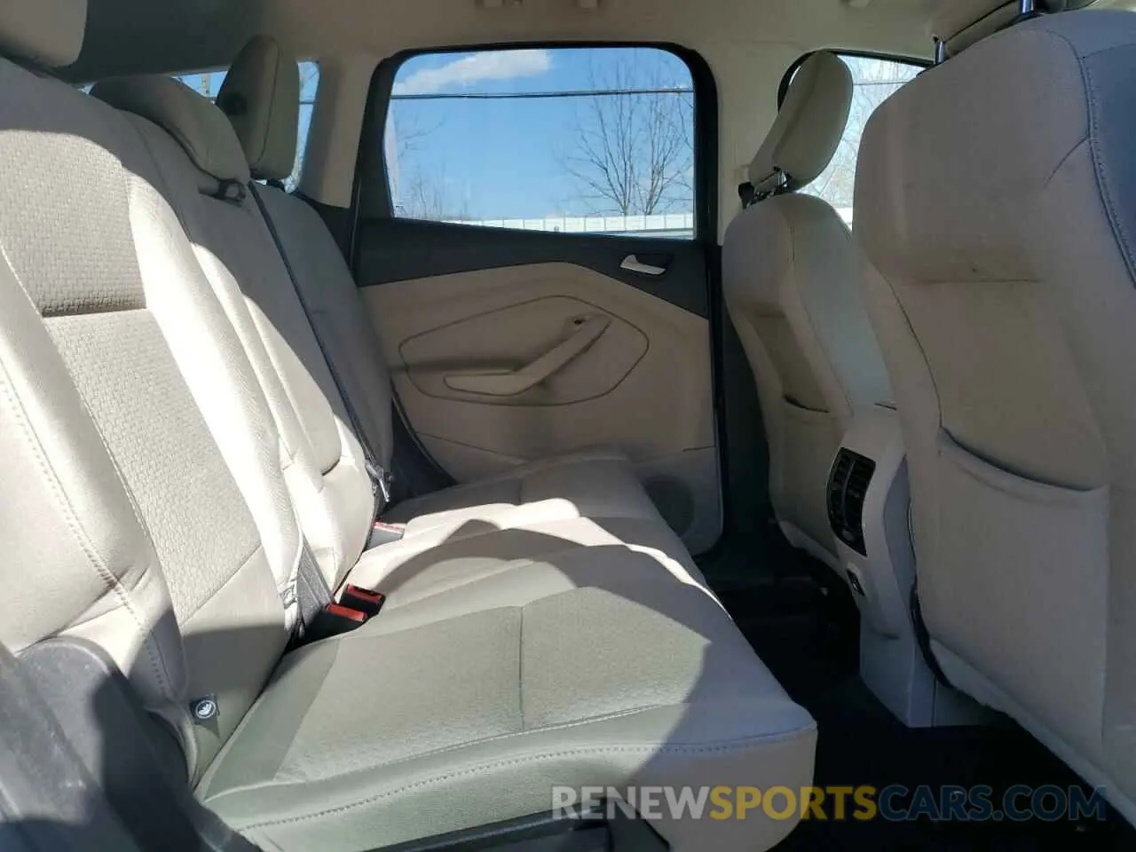 11 Photograph of a damaged car 1FMCU9GD6KUB52273 FORD ESCAPE 2019