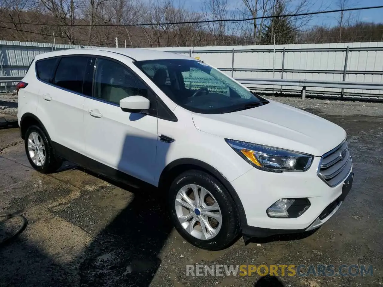 4 Photograph of a damaged car 1FMCU9GD6KUB52273 FORD ESCAPE 2019