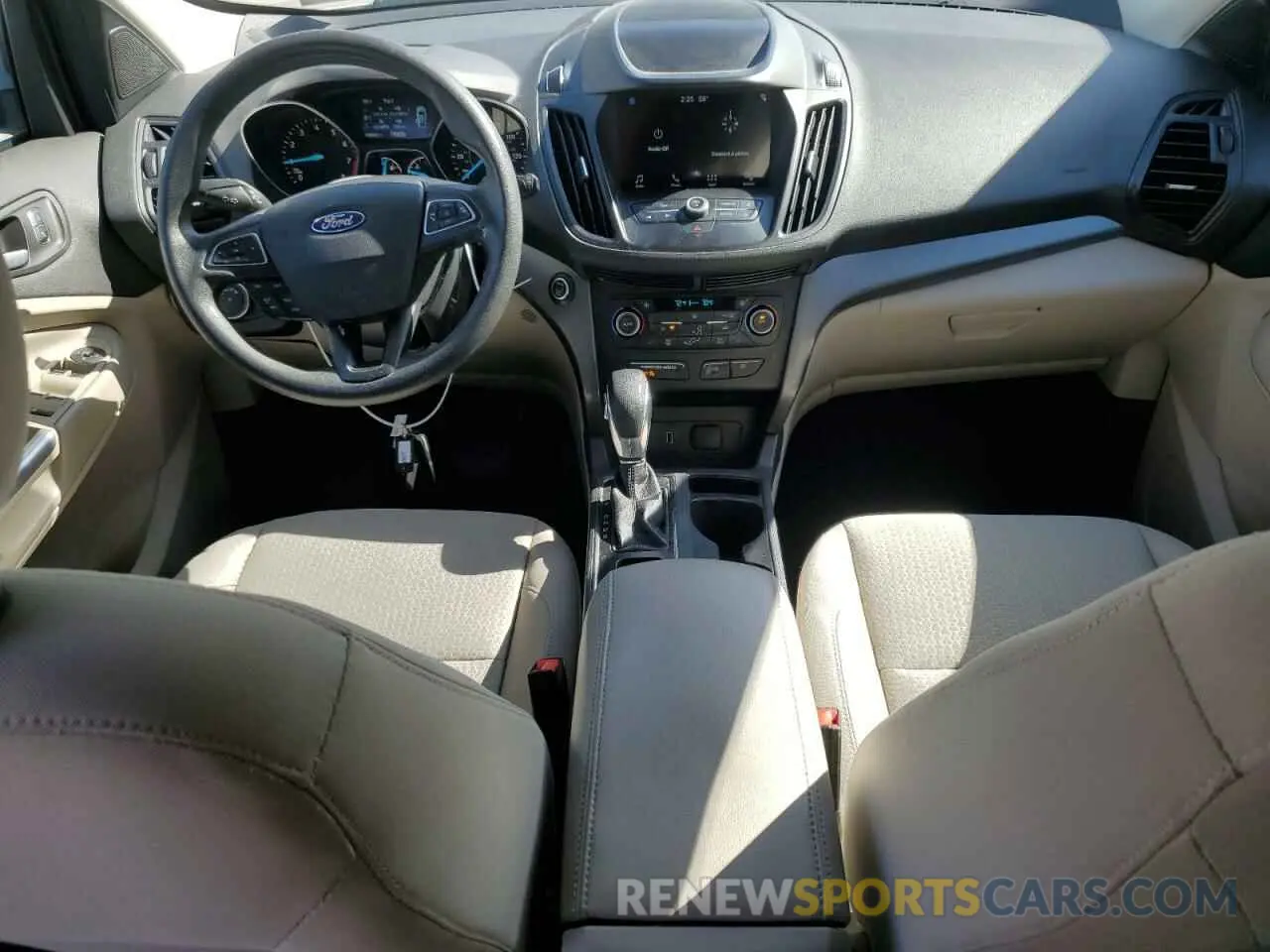 8 Photograph of a damaged car 1FMCU9GD6KUB52273 FORD ESCAPE 2019