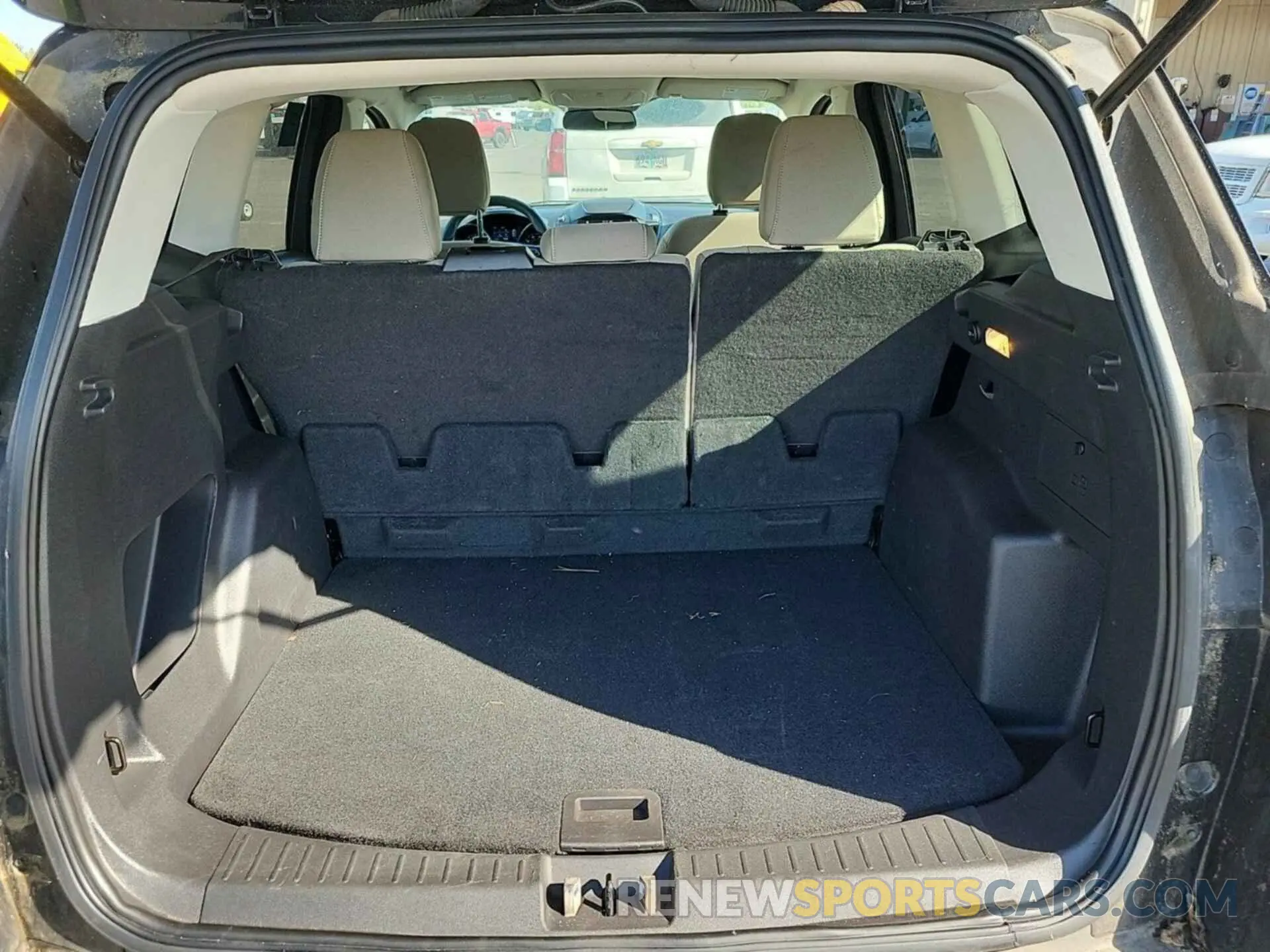 13 Photograph of a damaged car 1FMCU9GD6KUB82549 FORD ESCAPE 2019