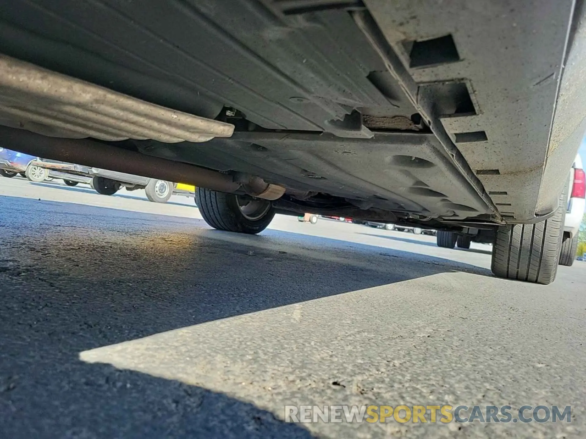 18 Photograph of a damaged car 1FMCU9GD6KUB82549 FORD ESCAPE 2019
