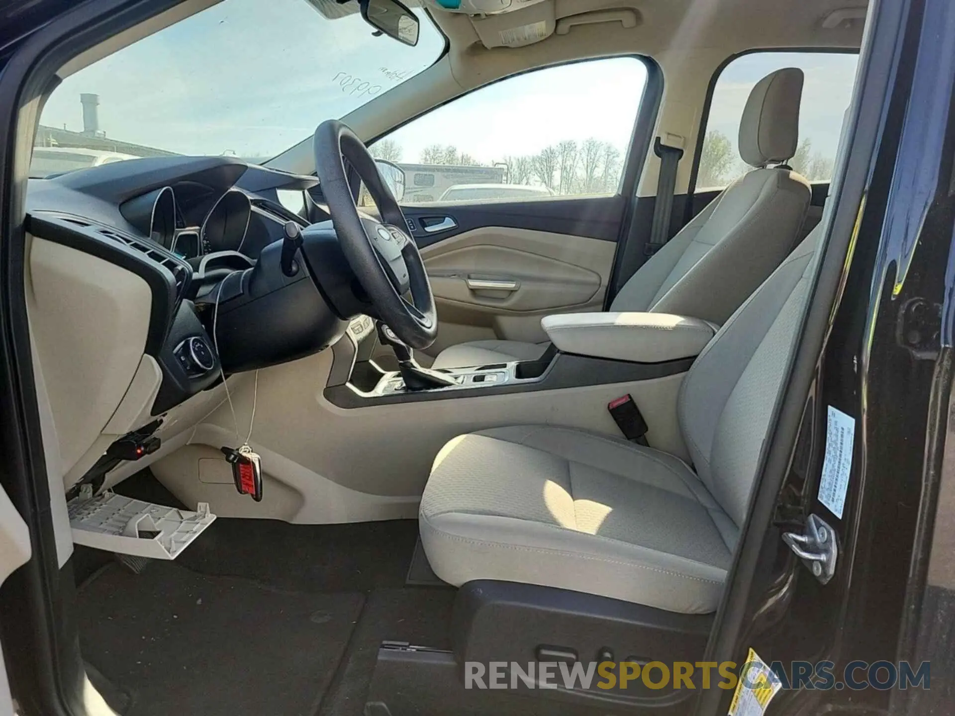 21 Photograph of a damaged car 1FMCU9GD6KUB82549 FORD ESCAPE 2019