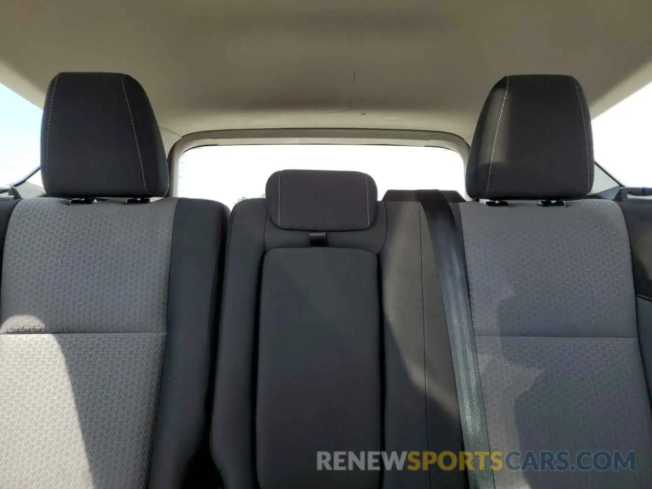 10 Photograph of a damaged car 1FMCU9GD6KUB90957 FORD ESCAPE 2019