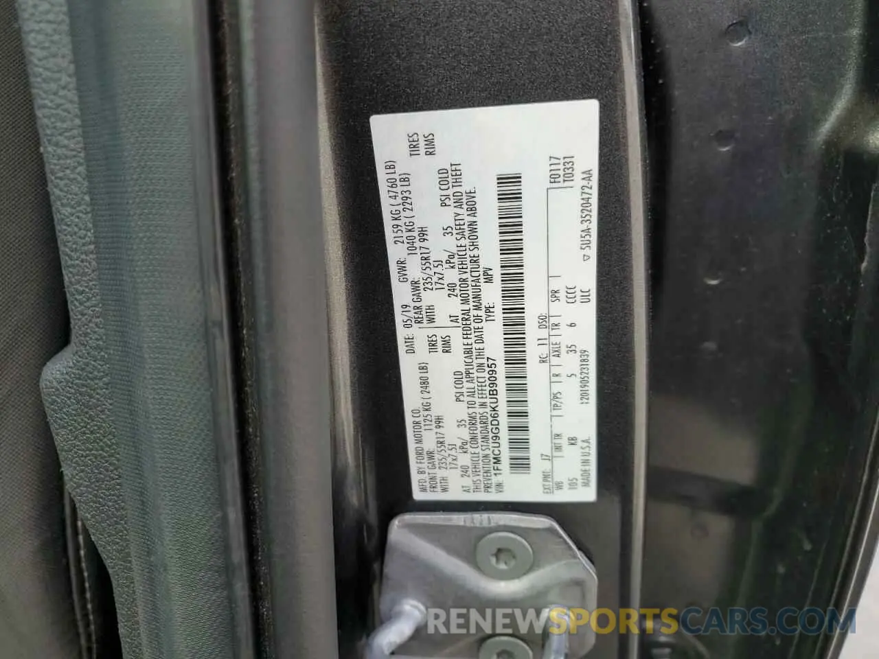 13 Photograph of a damaged car 1FMCU9GD6KUB90957 FORD ESCAPE 2019