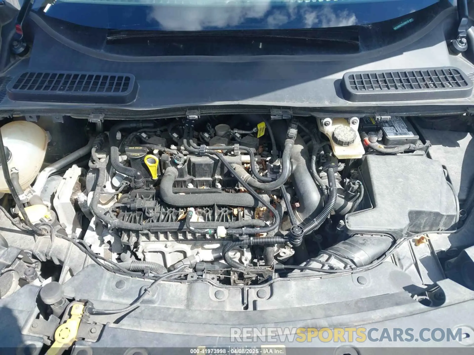 10 Photograph of a damaged car 1FMCU9GD7KUA00132 FORD ESCAPE 2019