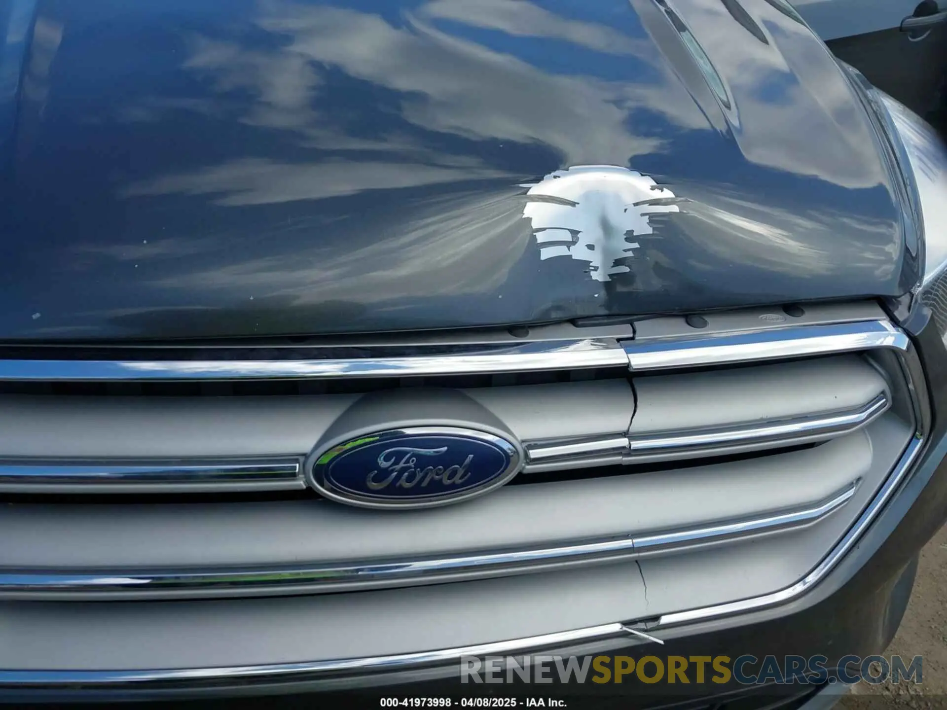 6 Photograph of a damaged car 1FMCU9GD7KUA00132 FORD ESCAPE 2019