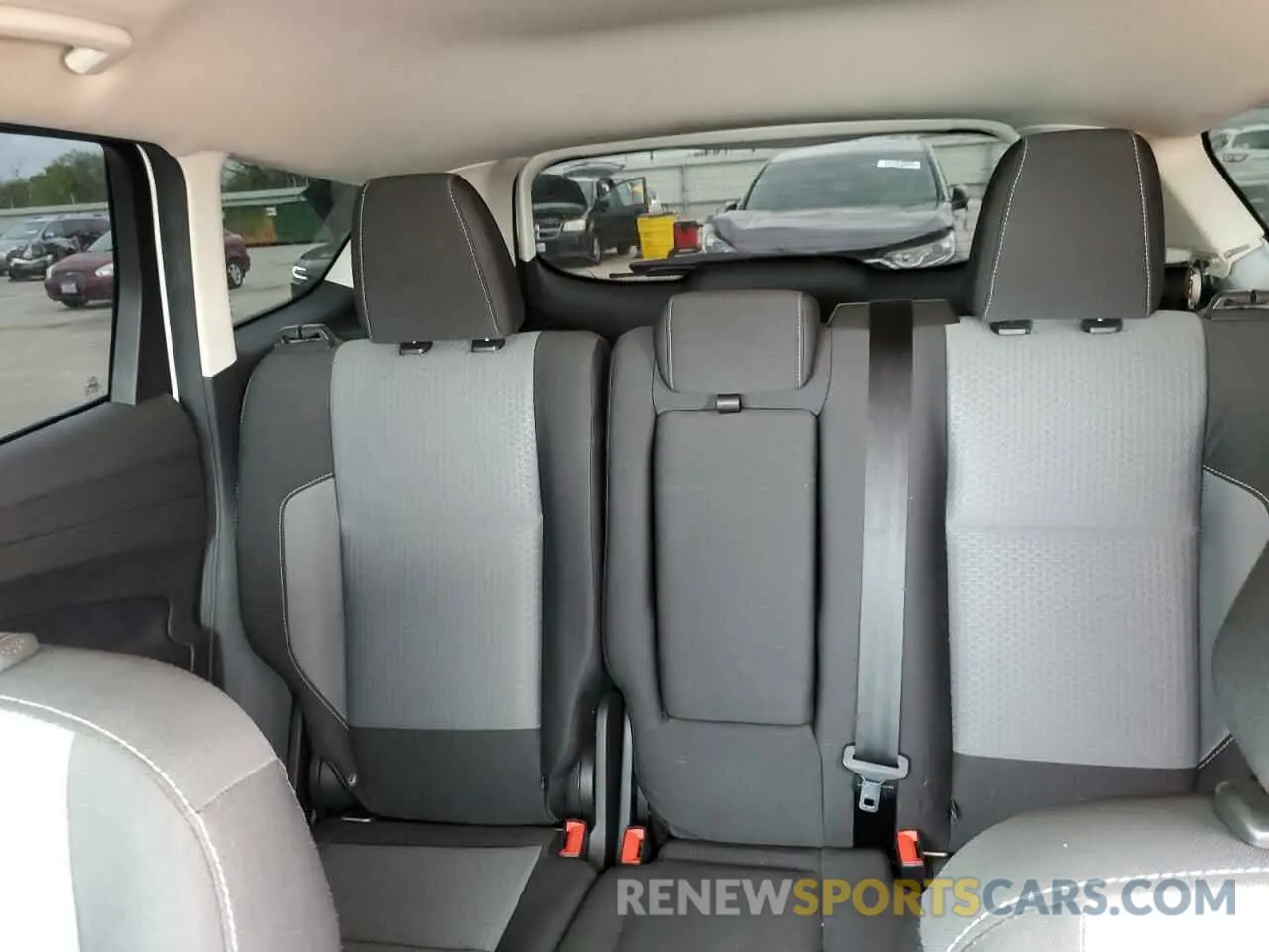 10 Photograph of a damaged car 1FMCU9GD7KUA22258 FORD ESCAPE 2019