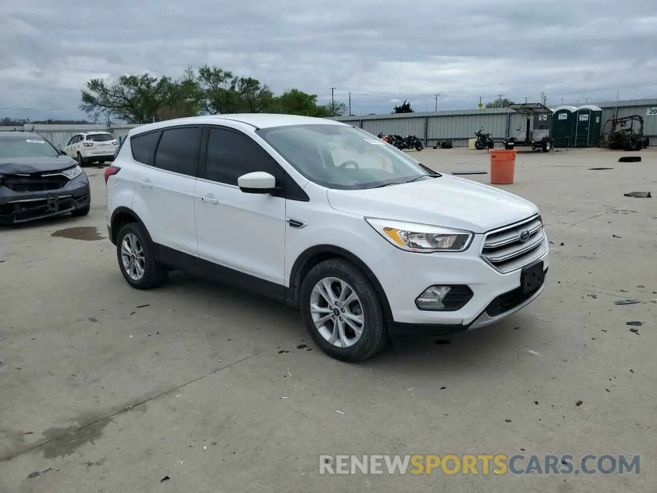 4 Photograph of a damaged car 1FMCU9GD7KUA22258 FORD ESCAPE 2019