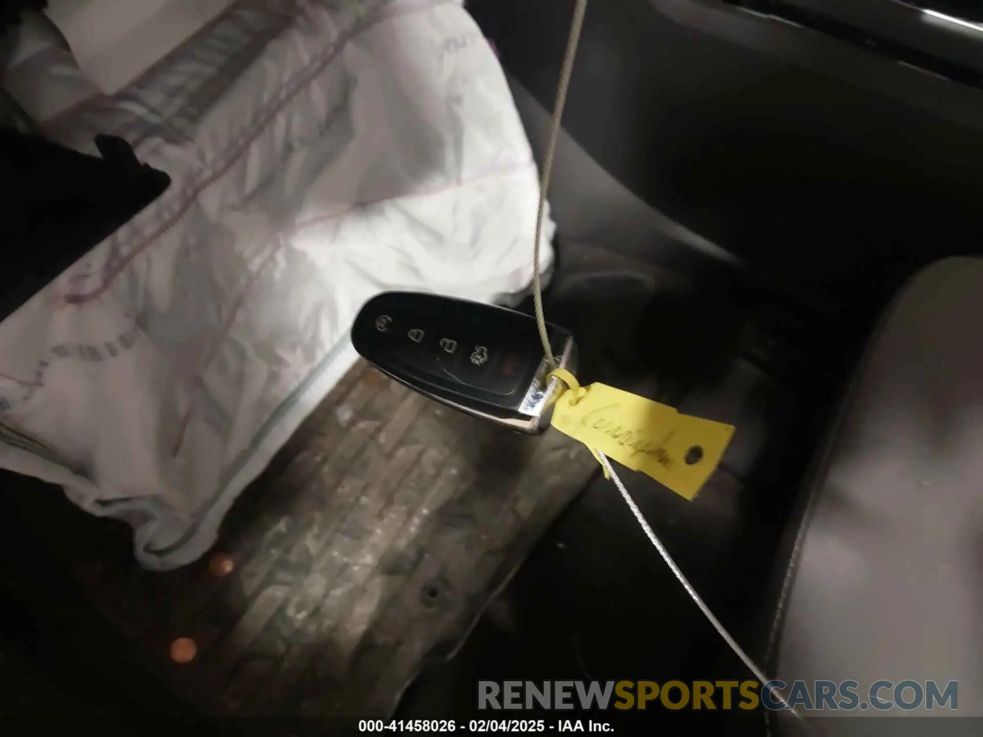 11 Photograph of a damaged car 1FMCU9GD7KUA35219 FORD ESCAPE 2019