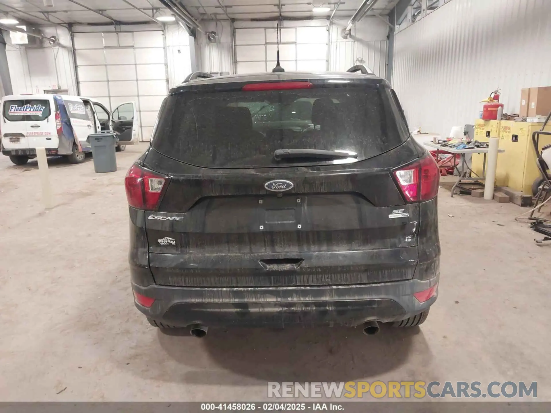 16 Photograph of a damaged car 1FMCU9GD7KUA35219 FORD ESCAPE 2019