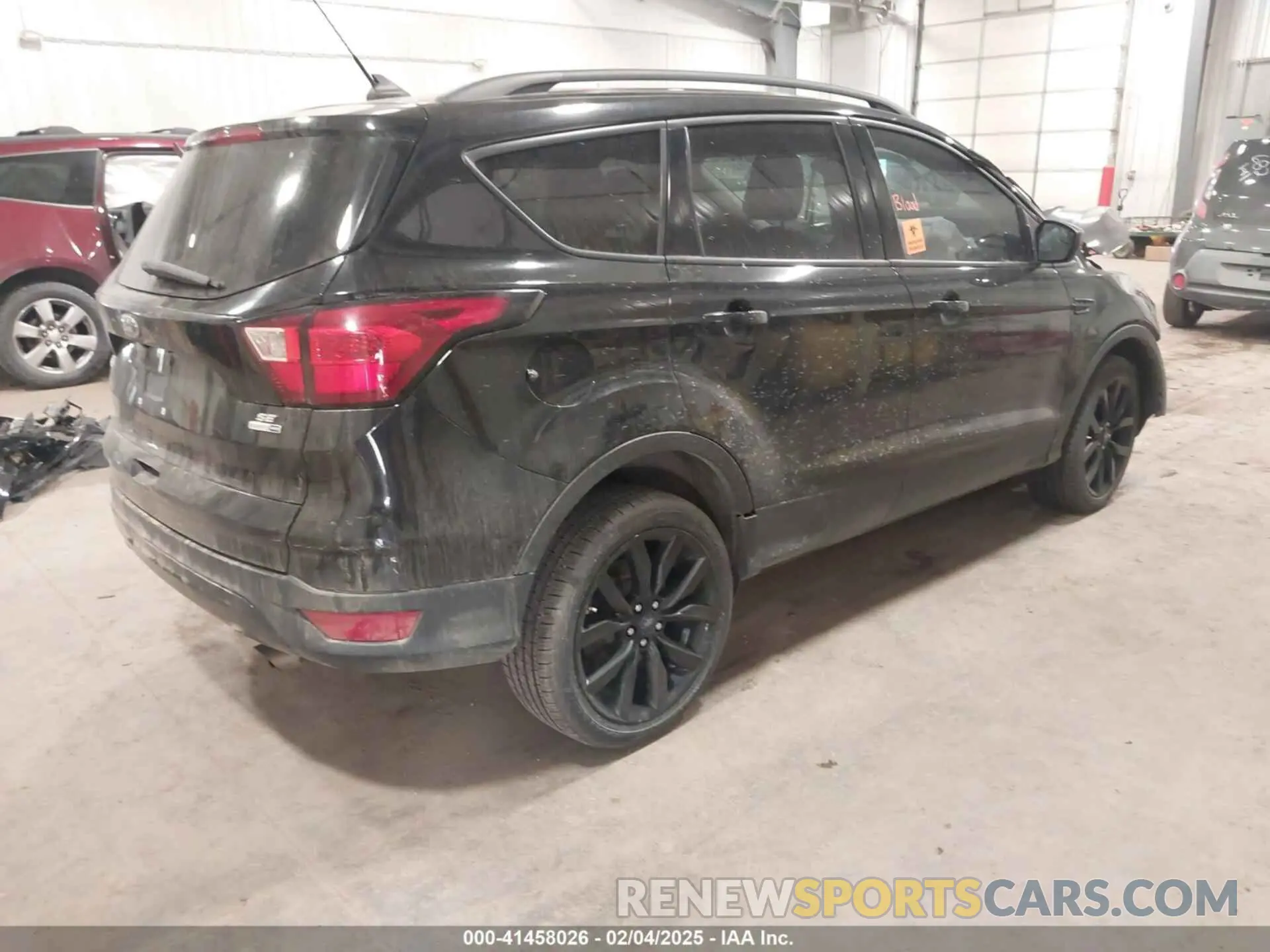 4 Photograph of a damaged car 1FMCU9GD7KUA35219 FORD ESCAPE 2019
