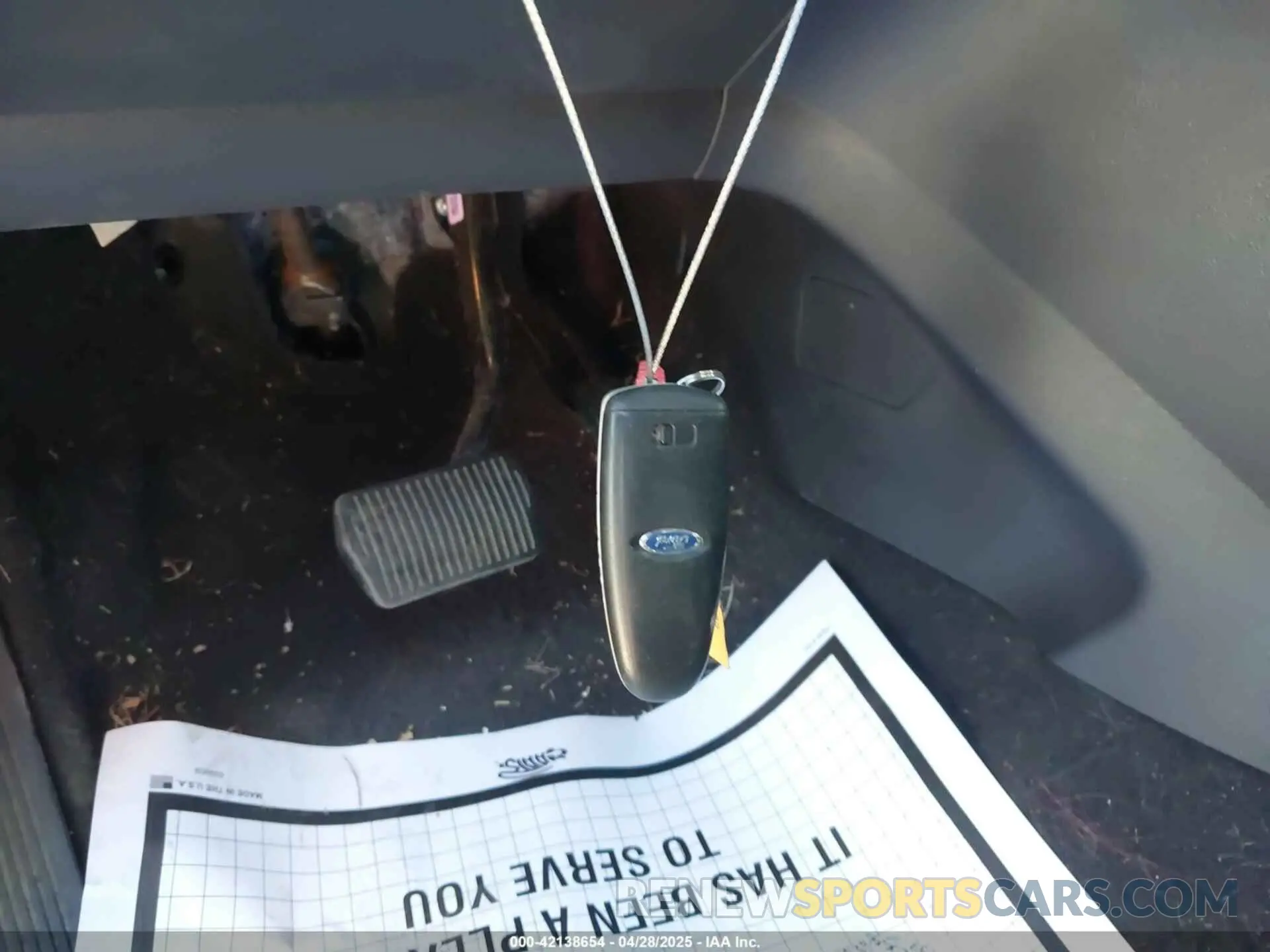 11 Photograph of a damaged car 1FMCU9GD7KUB23316 FORD ESCAPE 2019