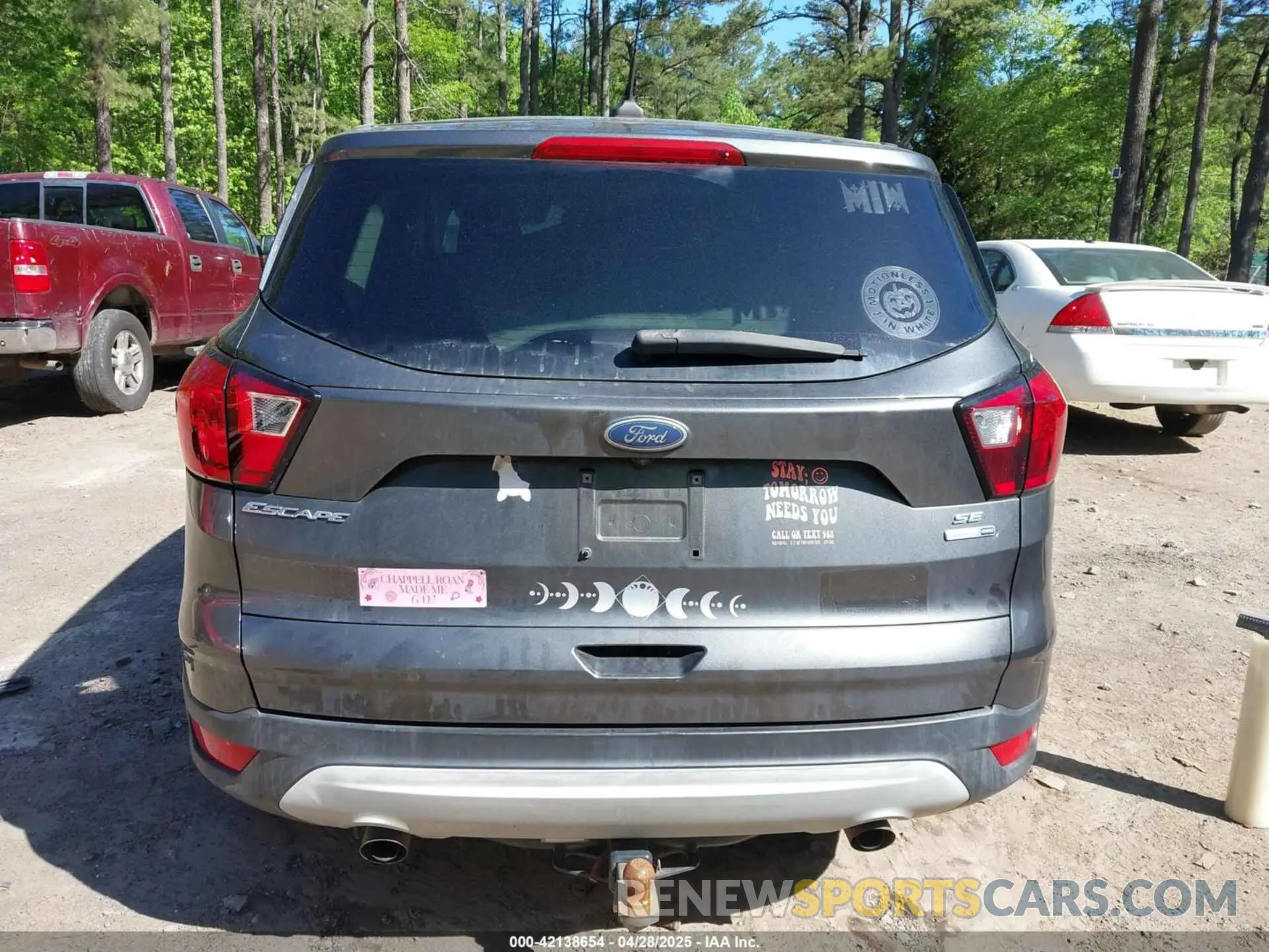 16 Photograph of a damaged car 1FMCU9GD7KUB23316 FORD ESCAPE 2019
