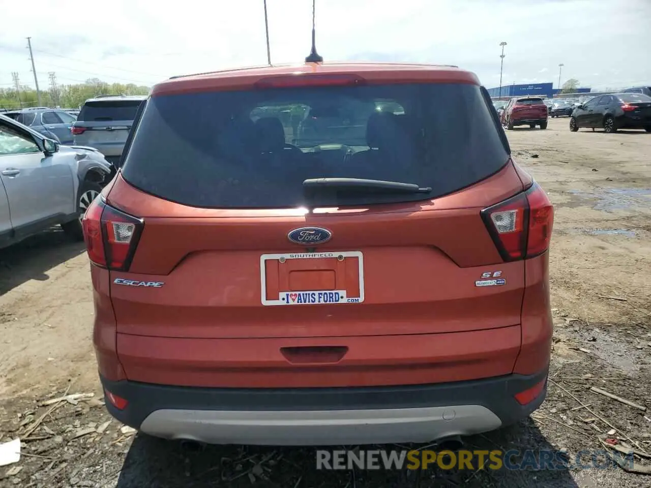 6 Photograph of a damaged car 1FMCU9GD7KUC00377 FORD ESCAPE 2019
