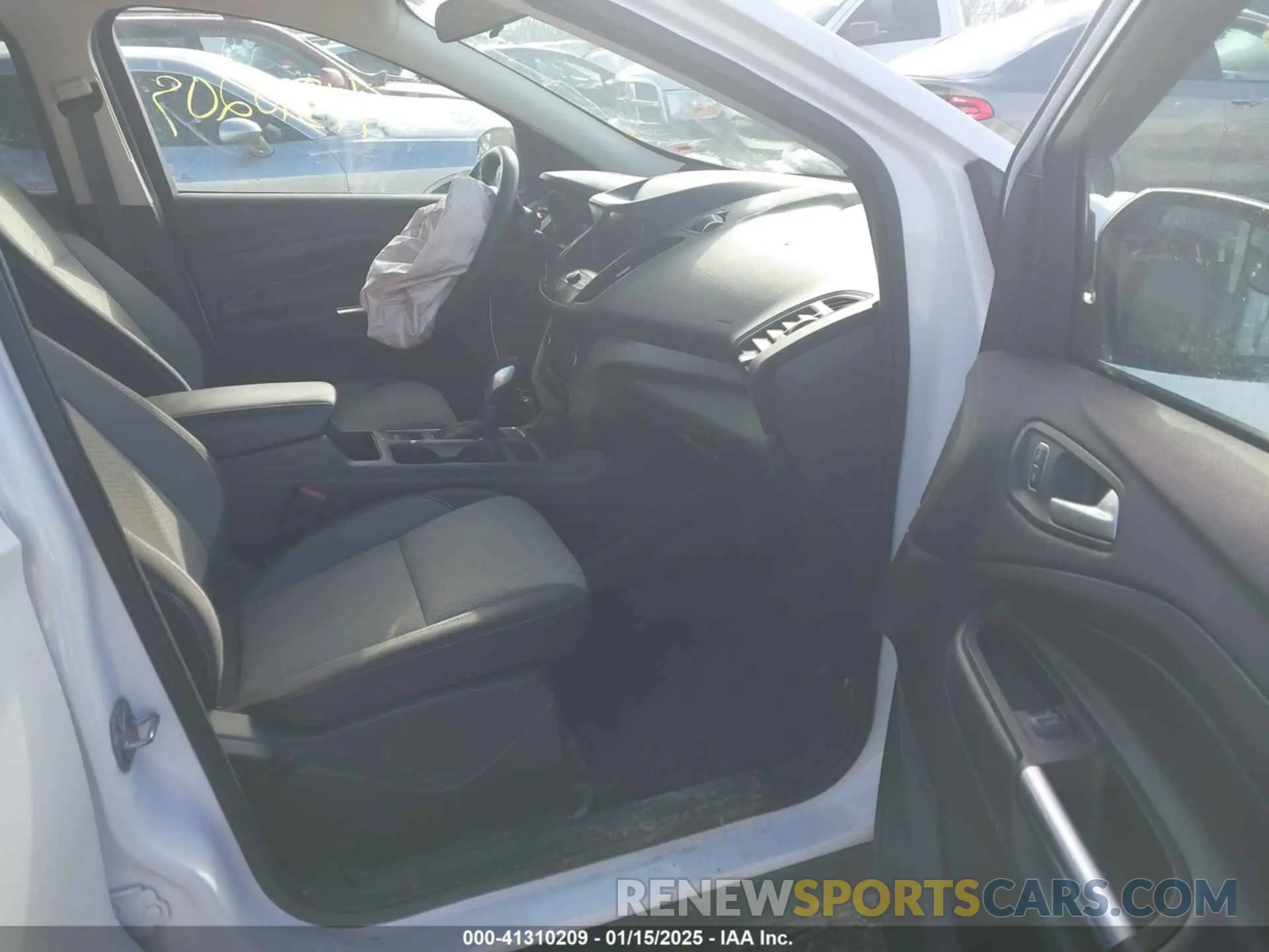 5 Photograph of a damaged car 1FMCU9GD7KUC06759 FORD ESCAPE 2019