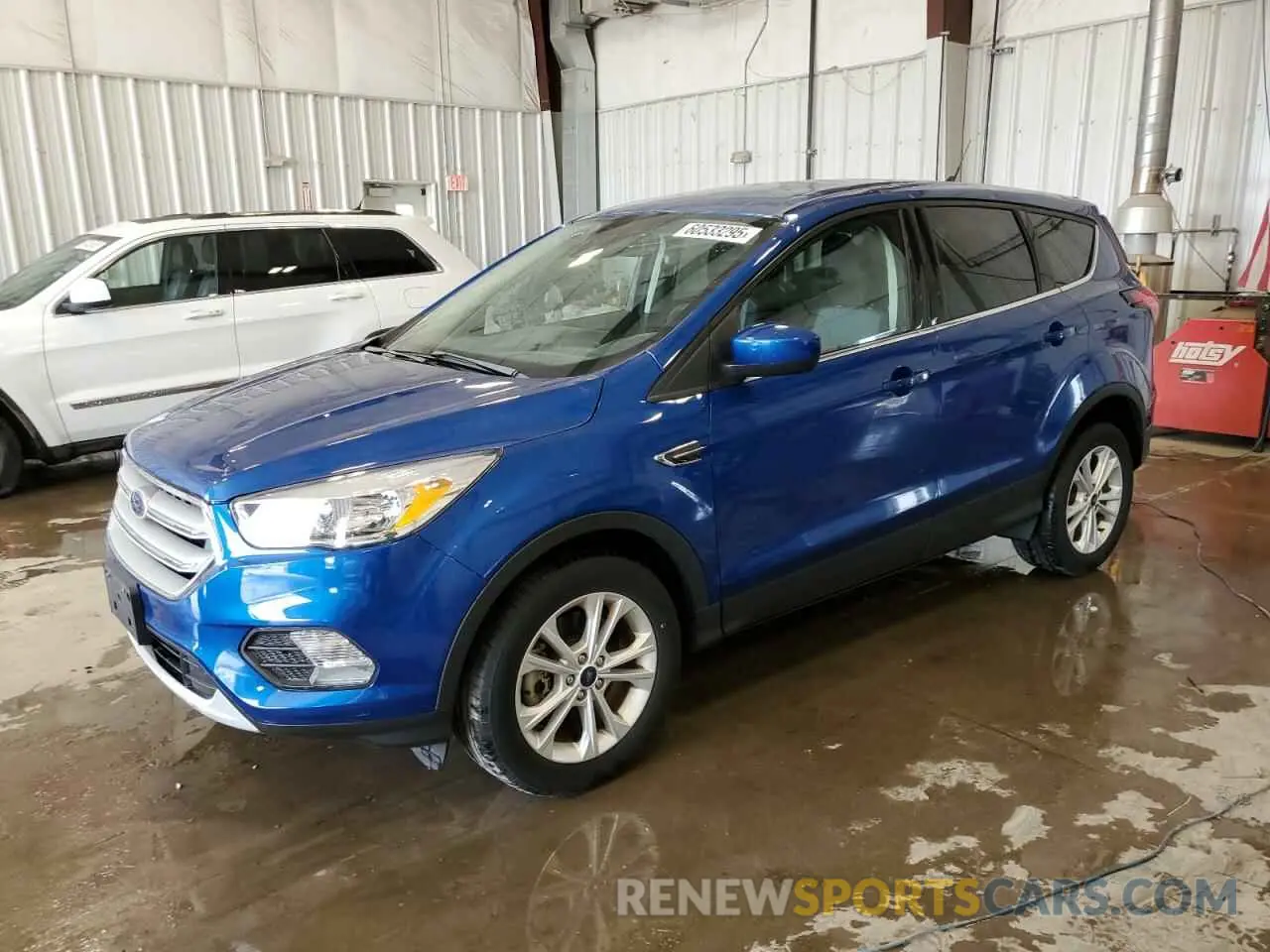 1 Photograph of a damaged car 1FMCU9GD7KUC21939 FORD ESCAPE 2019