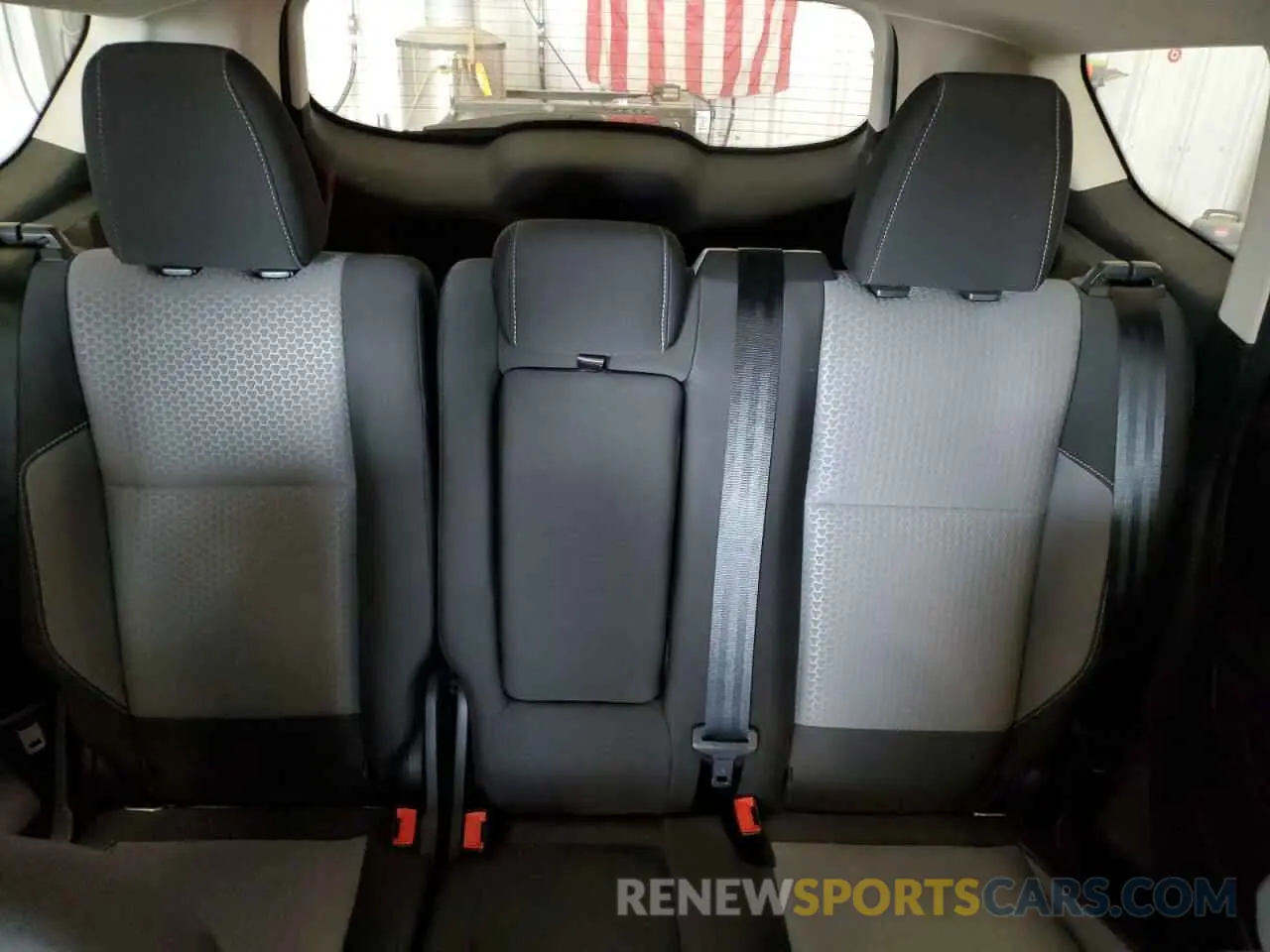 10 Photograph of a damaged car 1FMCU9GD7KUC21939 FORD ESCAPE 2019