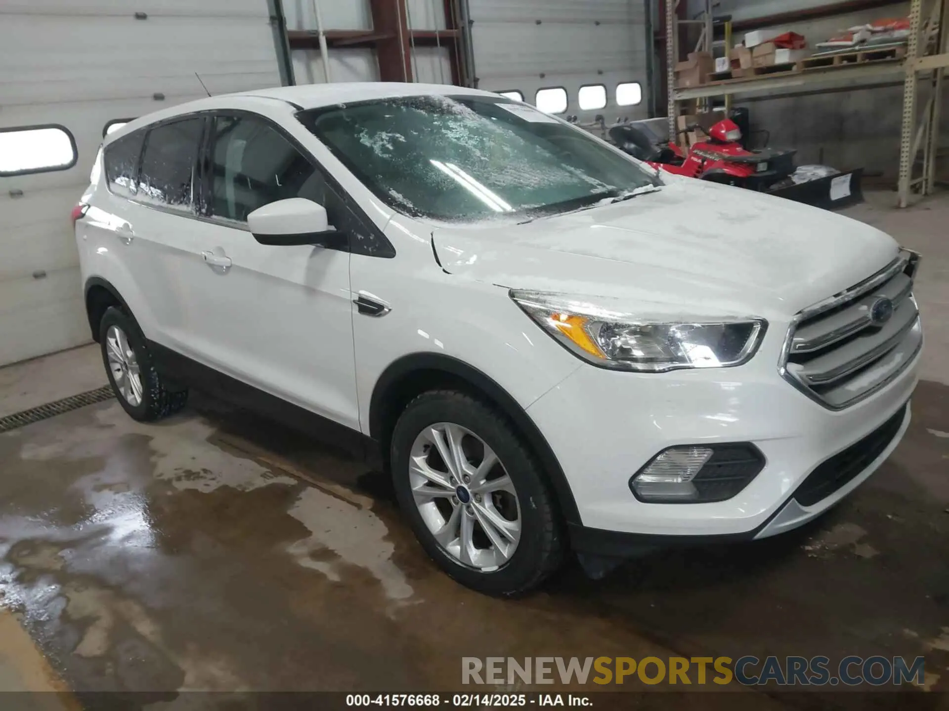 1 Photograph of a damaged car 1FMCU9GD7KUC34075 FORD ESCAPE 2019