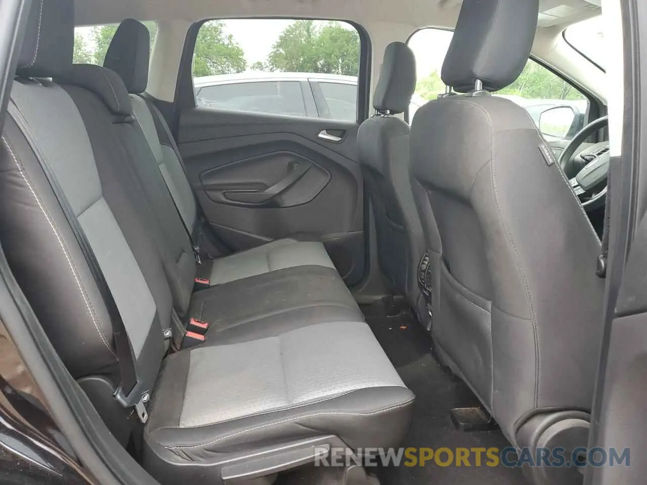 11 Photograph of a damaged car 1FMCU9GD7KUC38014 FORD ESCAPE 2019