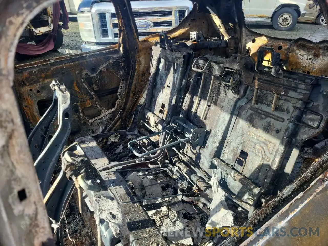 10 Photograph of a damaged car 1FMCU9GD7KUC40281 FORD ESCAPE 2019