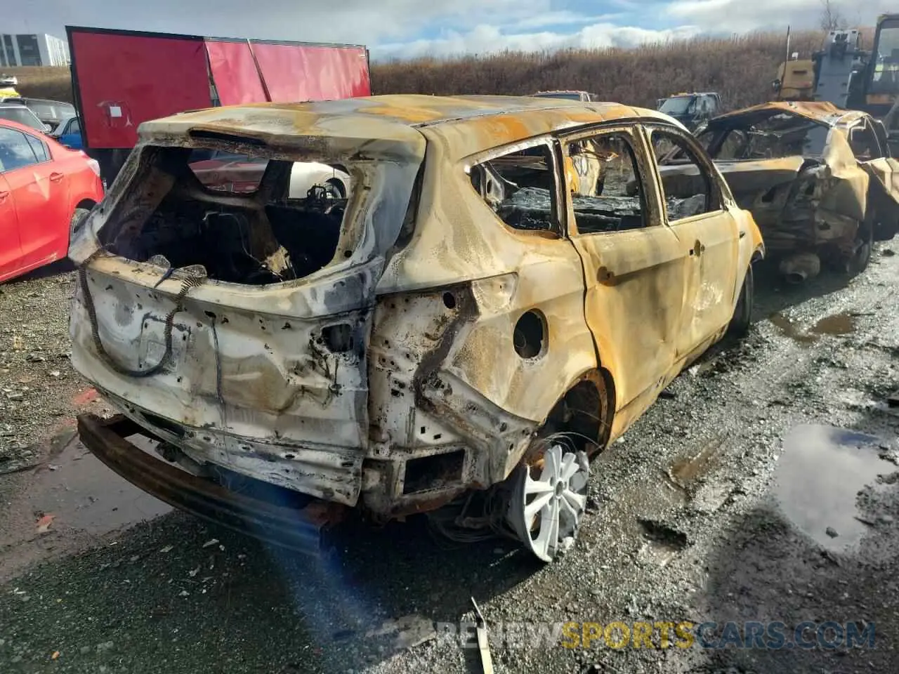 3 Photograph of a damaged car 1FMCU9GD7KUC40281 FORD ESCAPE 2019