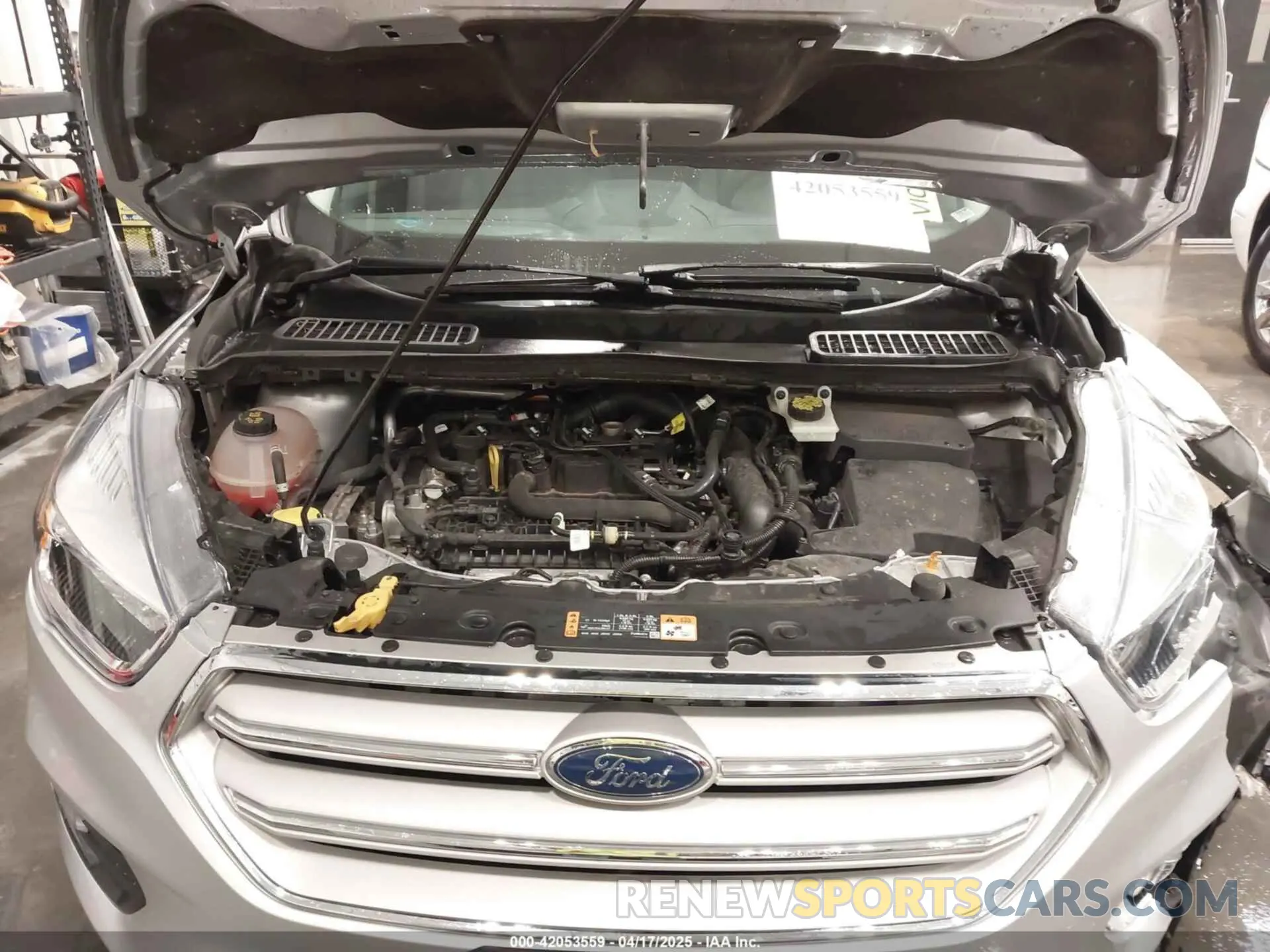 10 Photograph of a damaged car 1FMCU9GD8KUA05257 FORD ESCAPE 2019