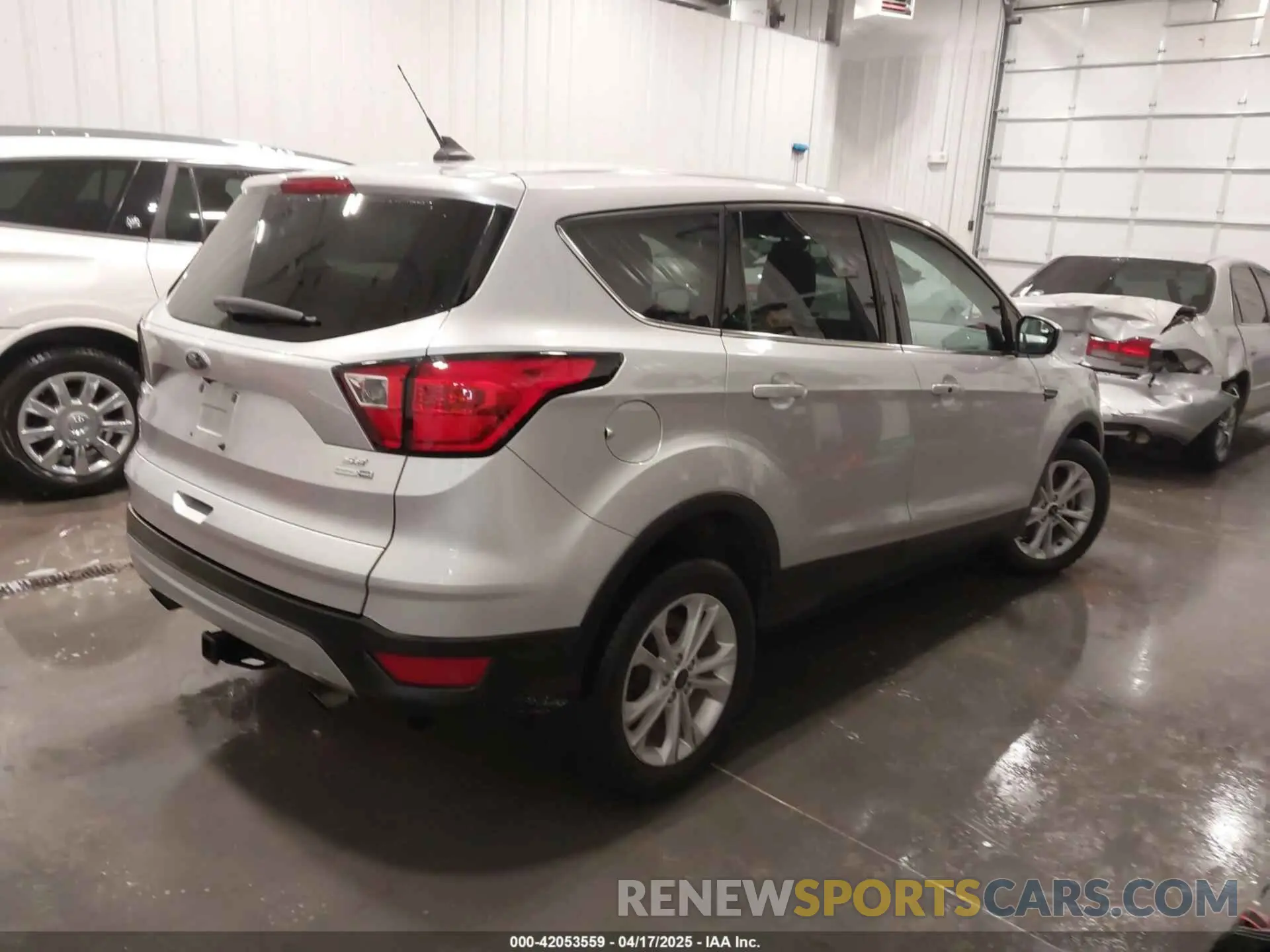 4 Photograph of a damaged car 1FMCU9GD8KUA05257 FORD ESCAPE 2019