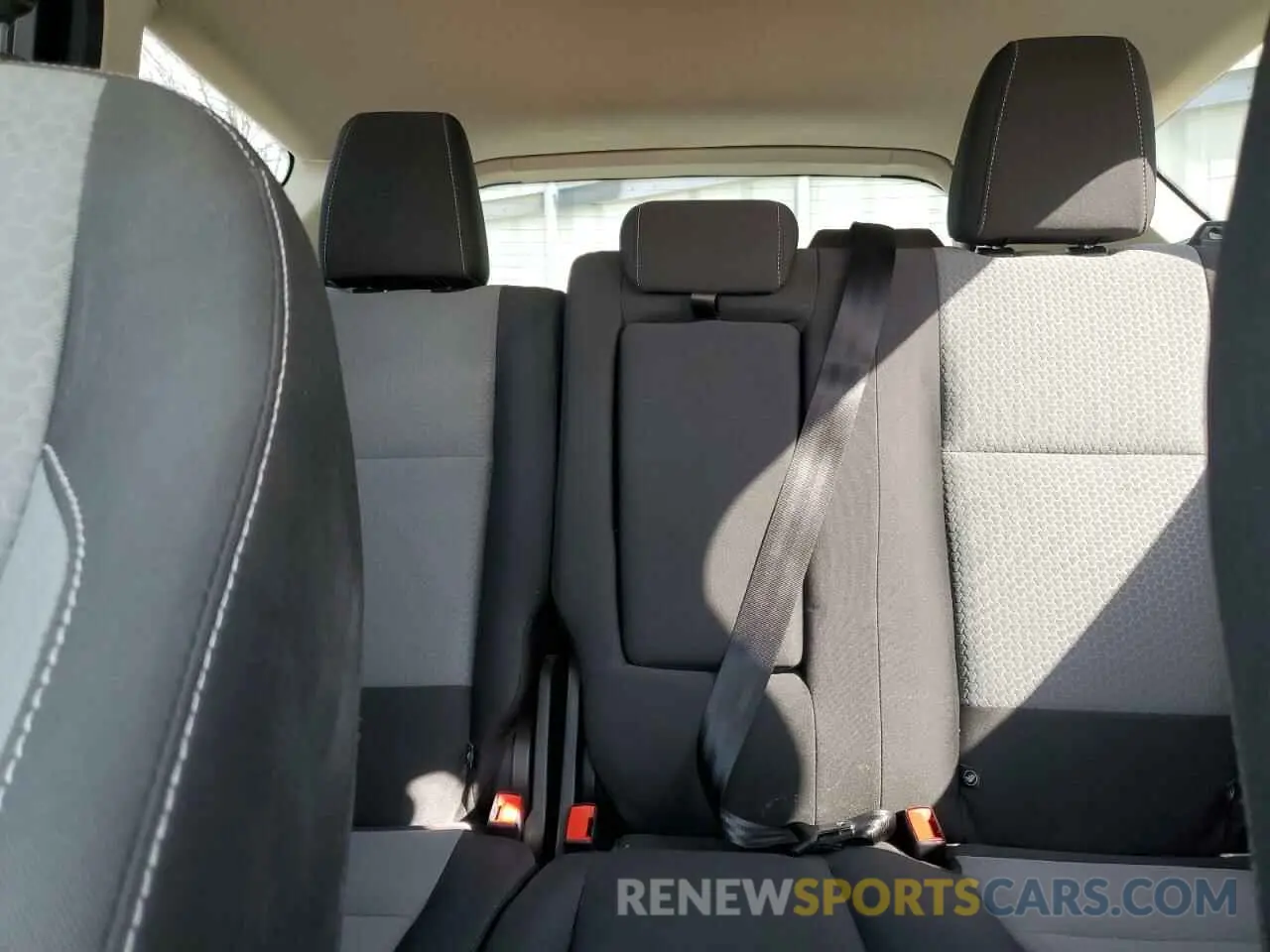 10 Photograph of a damaged car 1FMCU9GD8KUA30952 FORD ESCAPE 2019