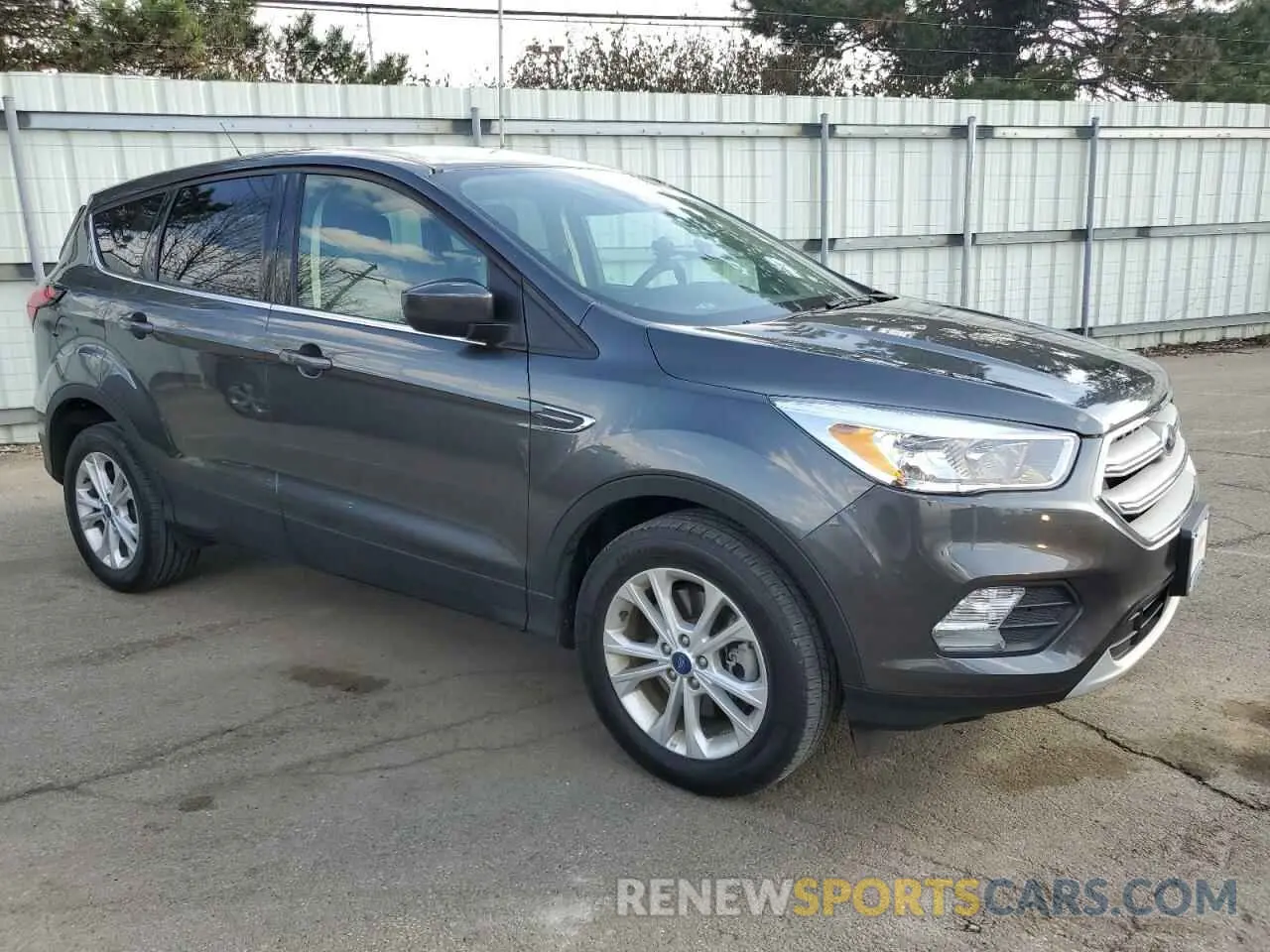 4 Photograph of a damaged car 1FMCU9GD8KUA30952 FORD ESCAPE 2019