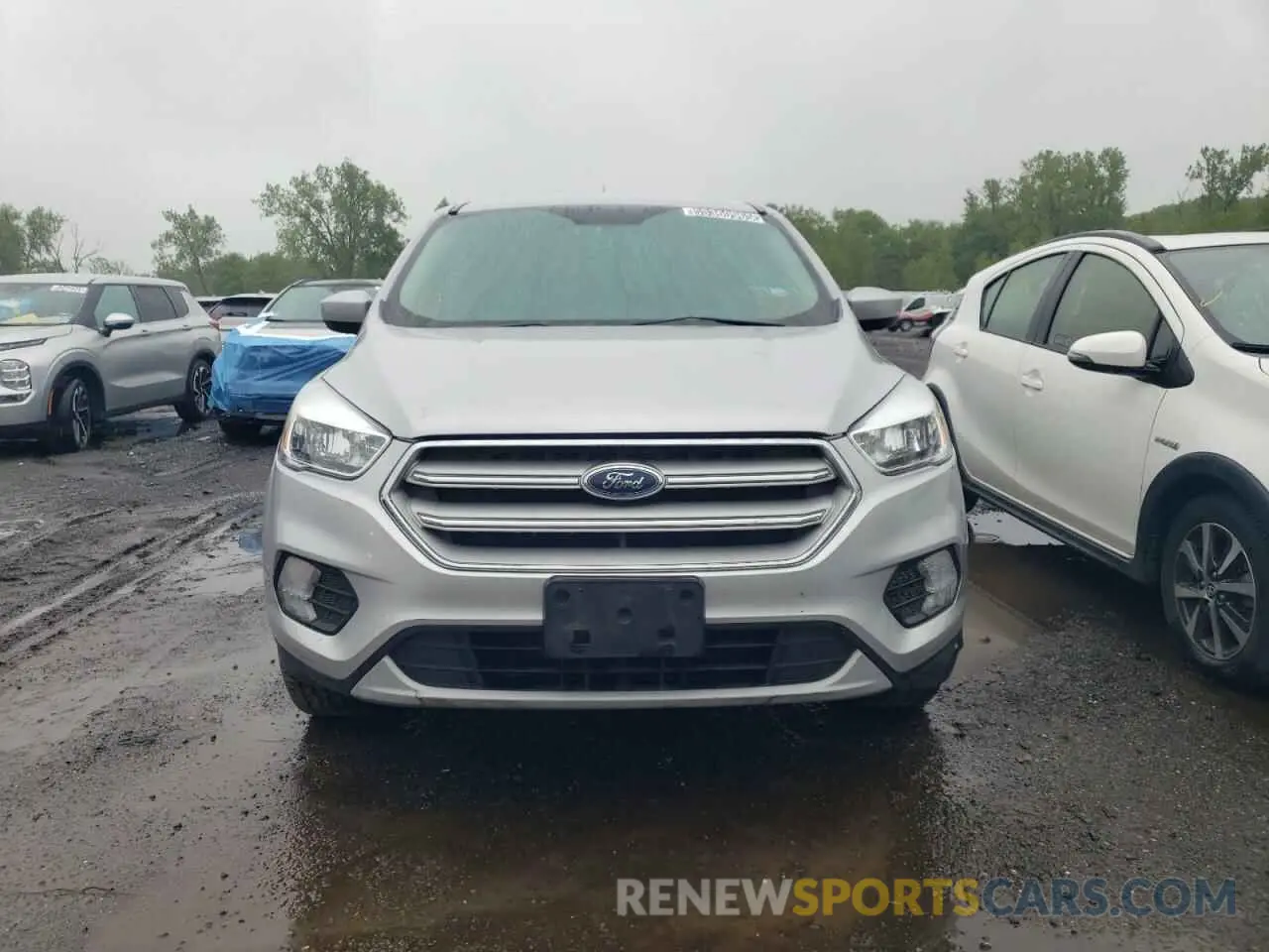 5 Photograph of a damaged car 1FMCU9GD8KUA48514 FORD ESCAPE 2019