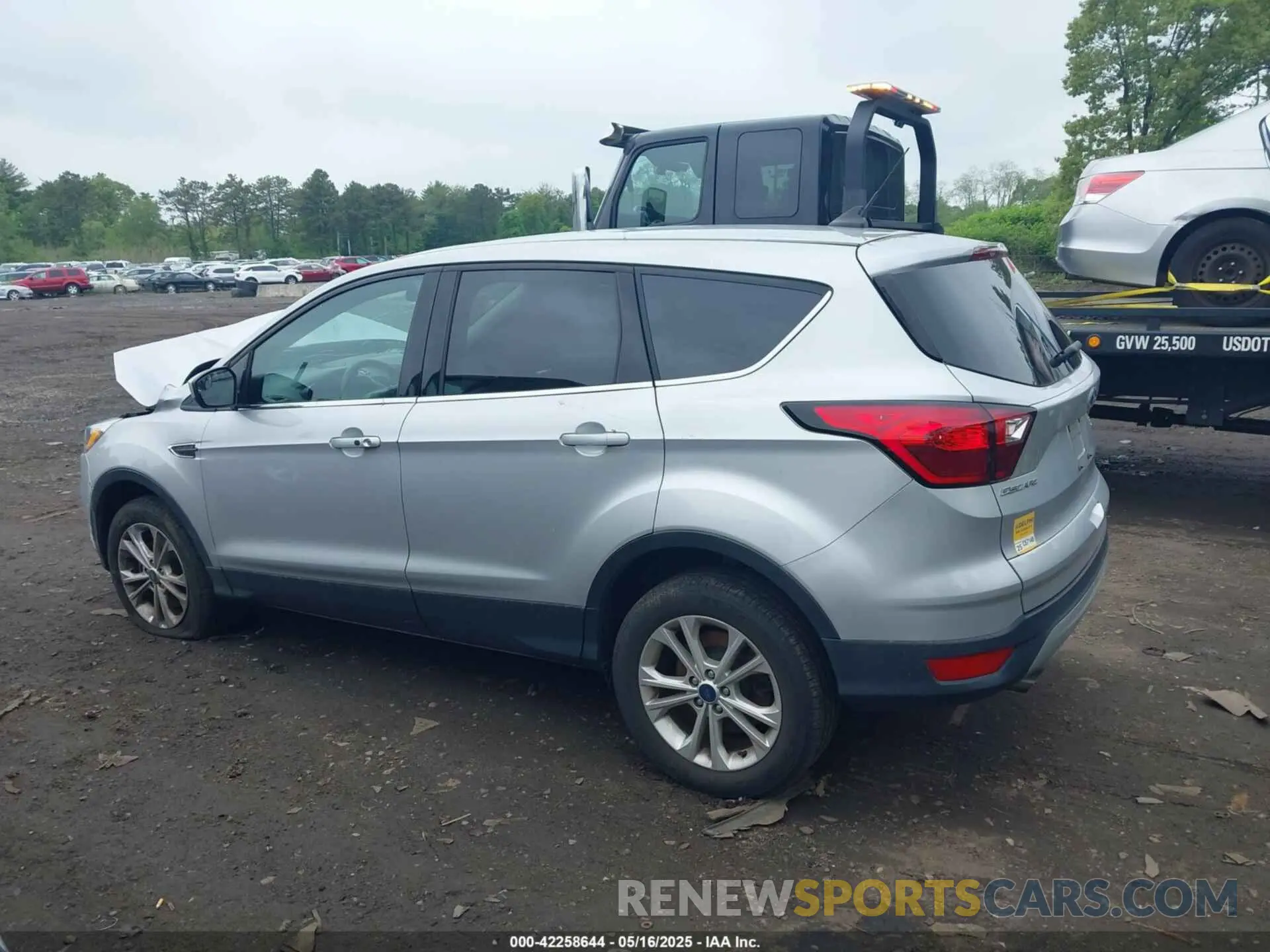 14 Photograph of a damaged car 1FMCU9GD8KUA73154 FORD ESCAPE 2019