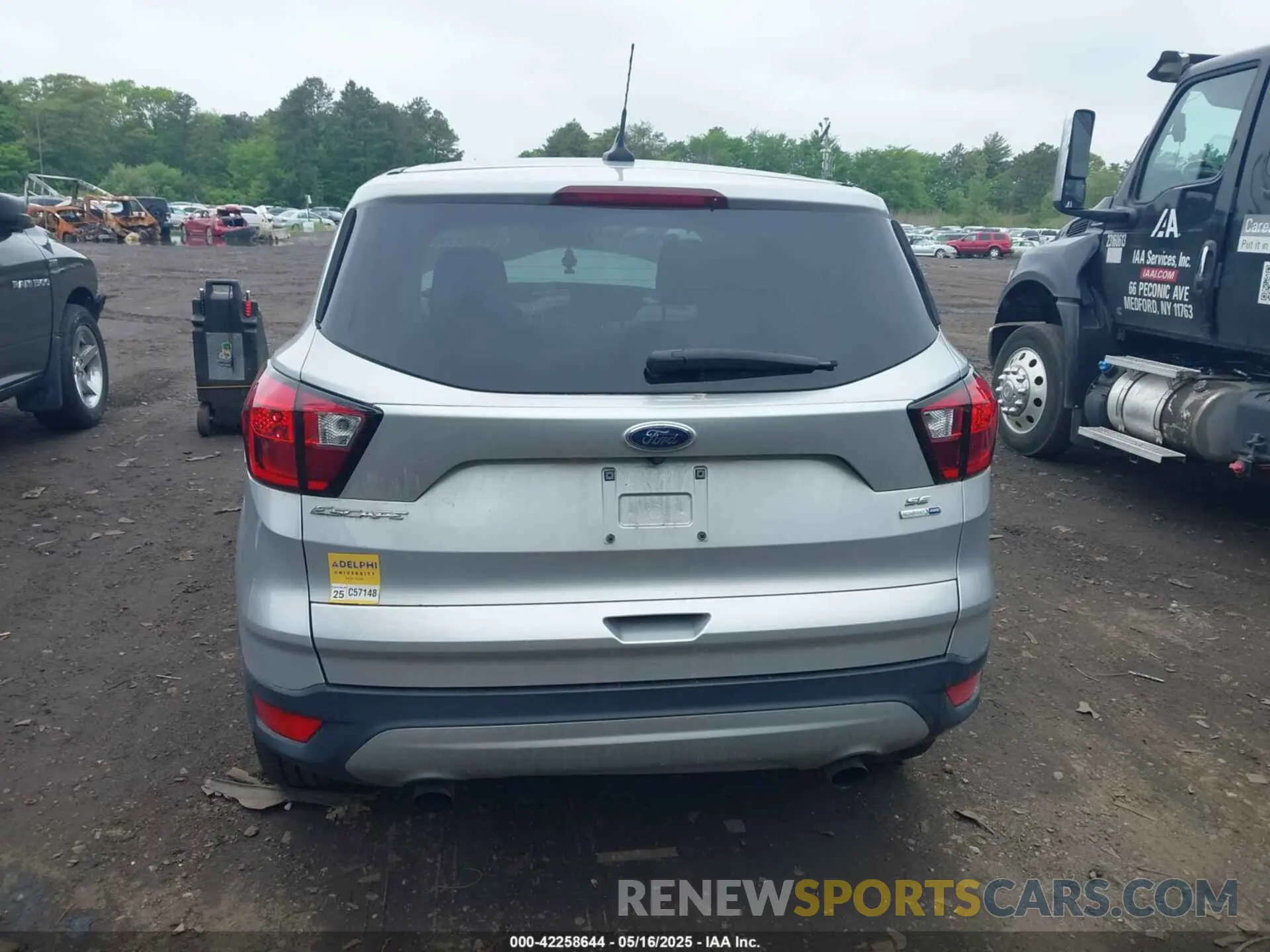 16 Photograph of a damaged car 1FMCU9GD8KUA73154 FORD ESCAPE 2019