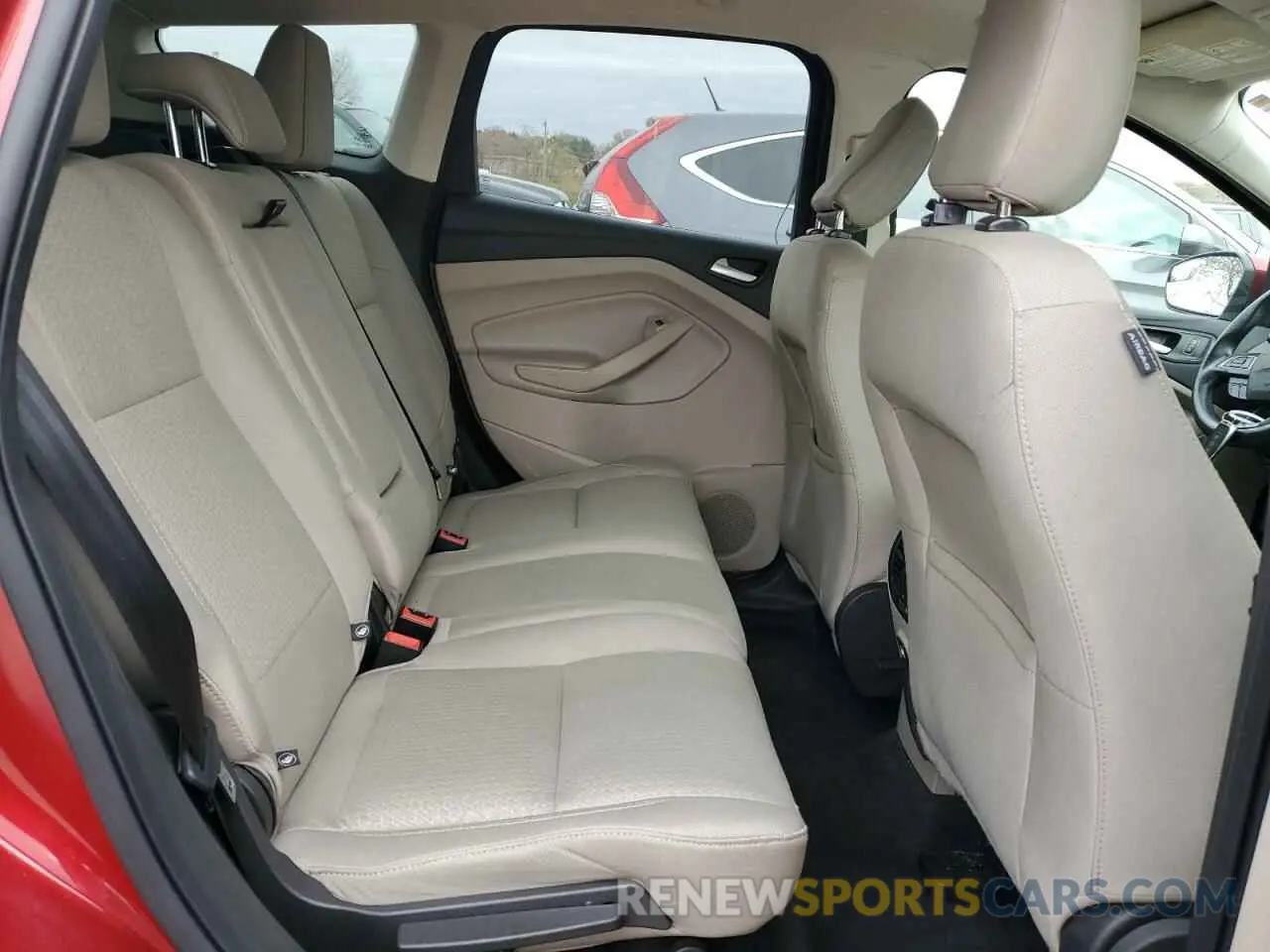 10 Photograph of a damaged car 1FMCU9GD8KUA91072 FORD ESCAPE 2019
