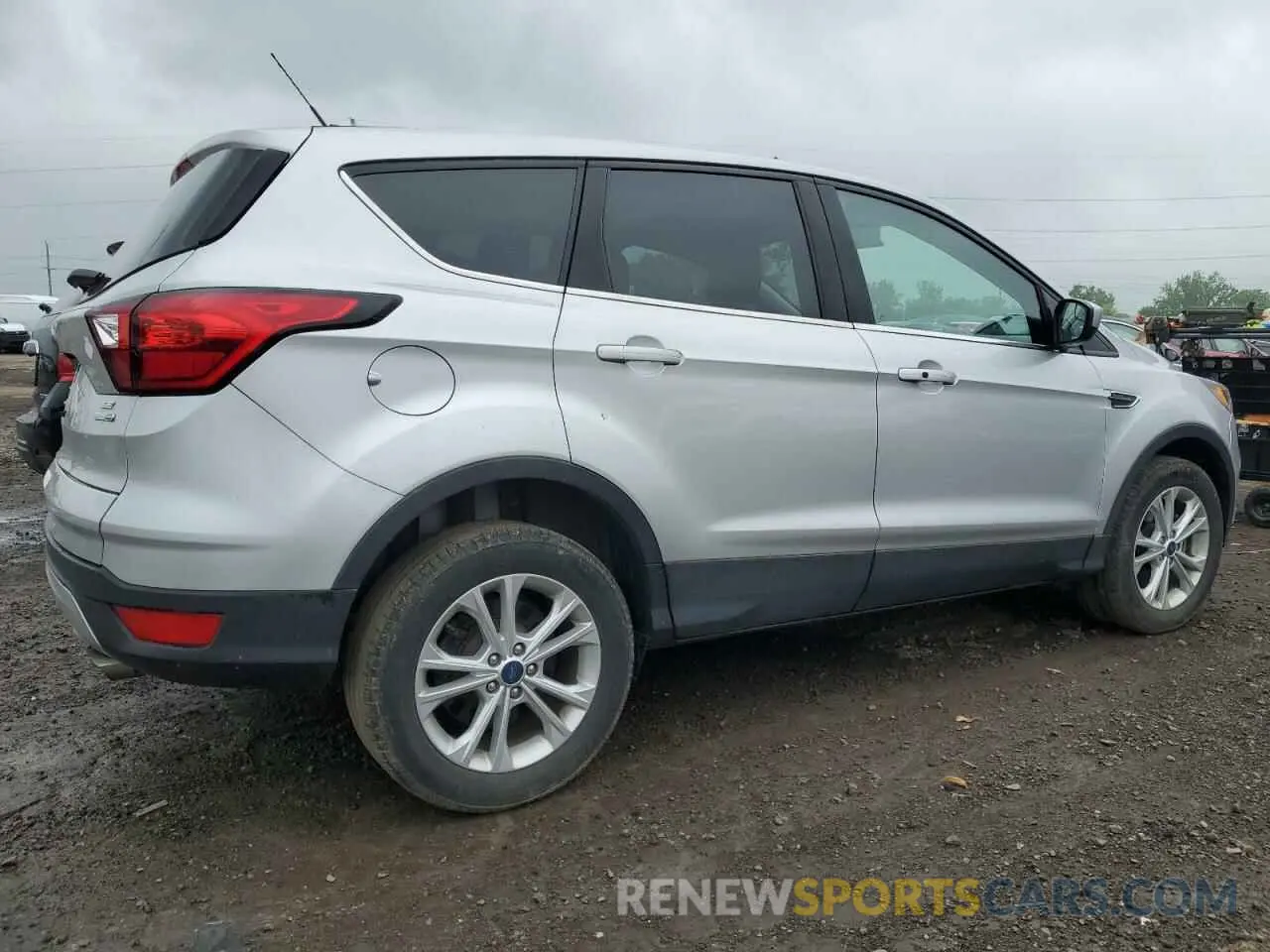 3 Photograph of a damaged car 1FMCU9GD8KUA98474 FORD ESCAPE 2019
