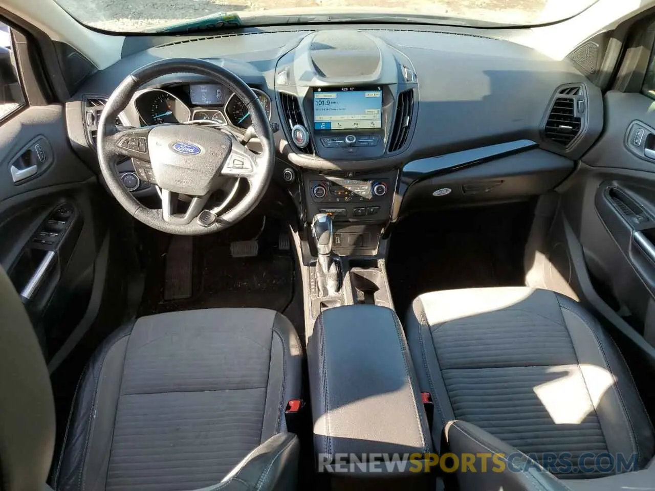 8 Photograph of a damaged car 1FMCU9GD8KUB09229 FORD ESCAPE 2019