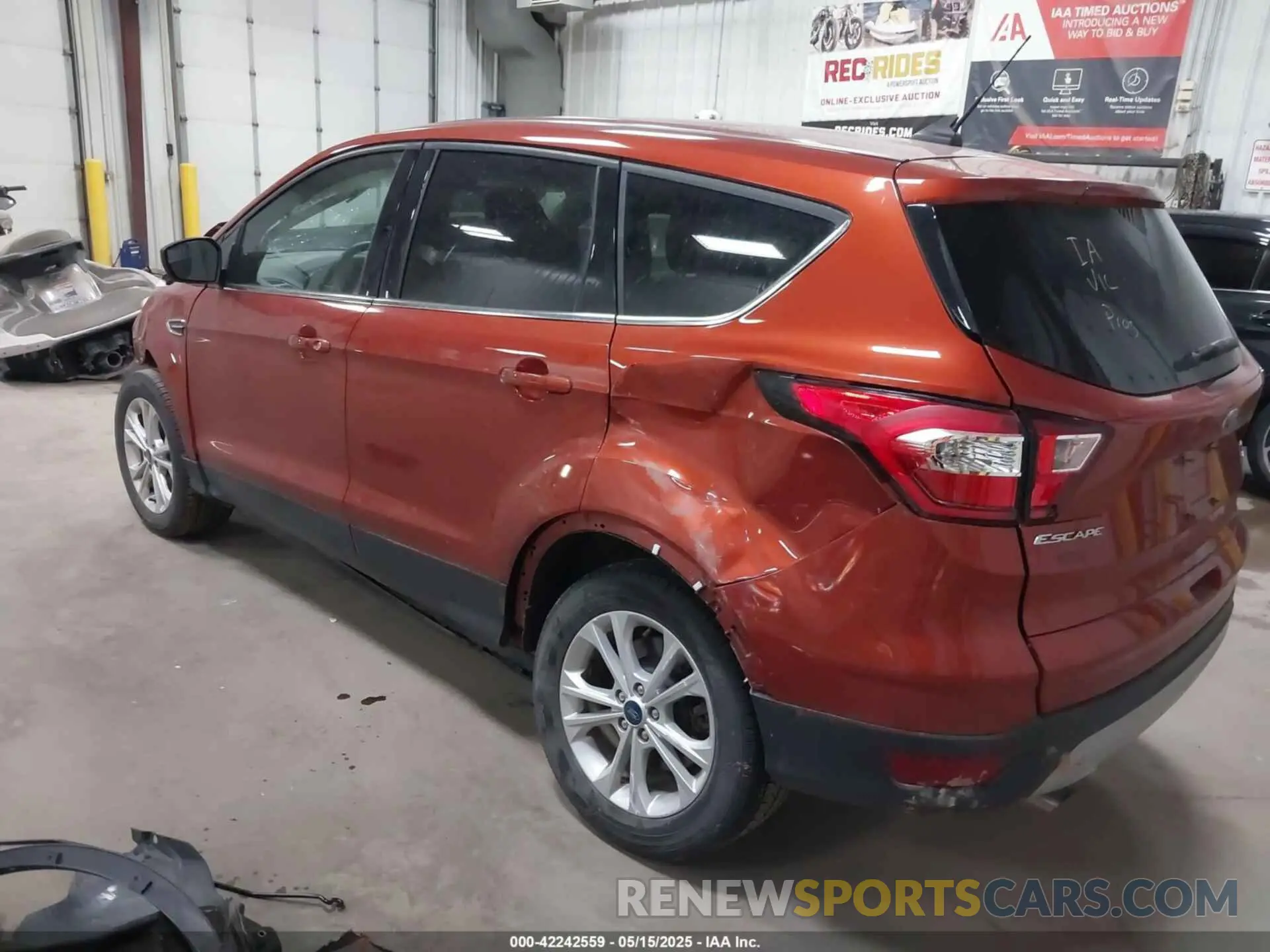 3 Photograph of a damaged car 1FMCU9GD8KUB27830 FORD ESCAPE 2019
