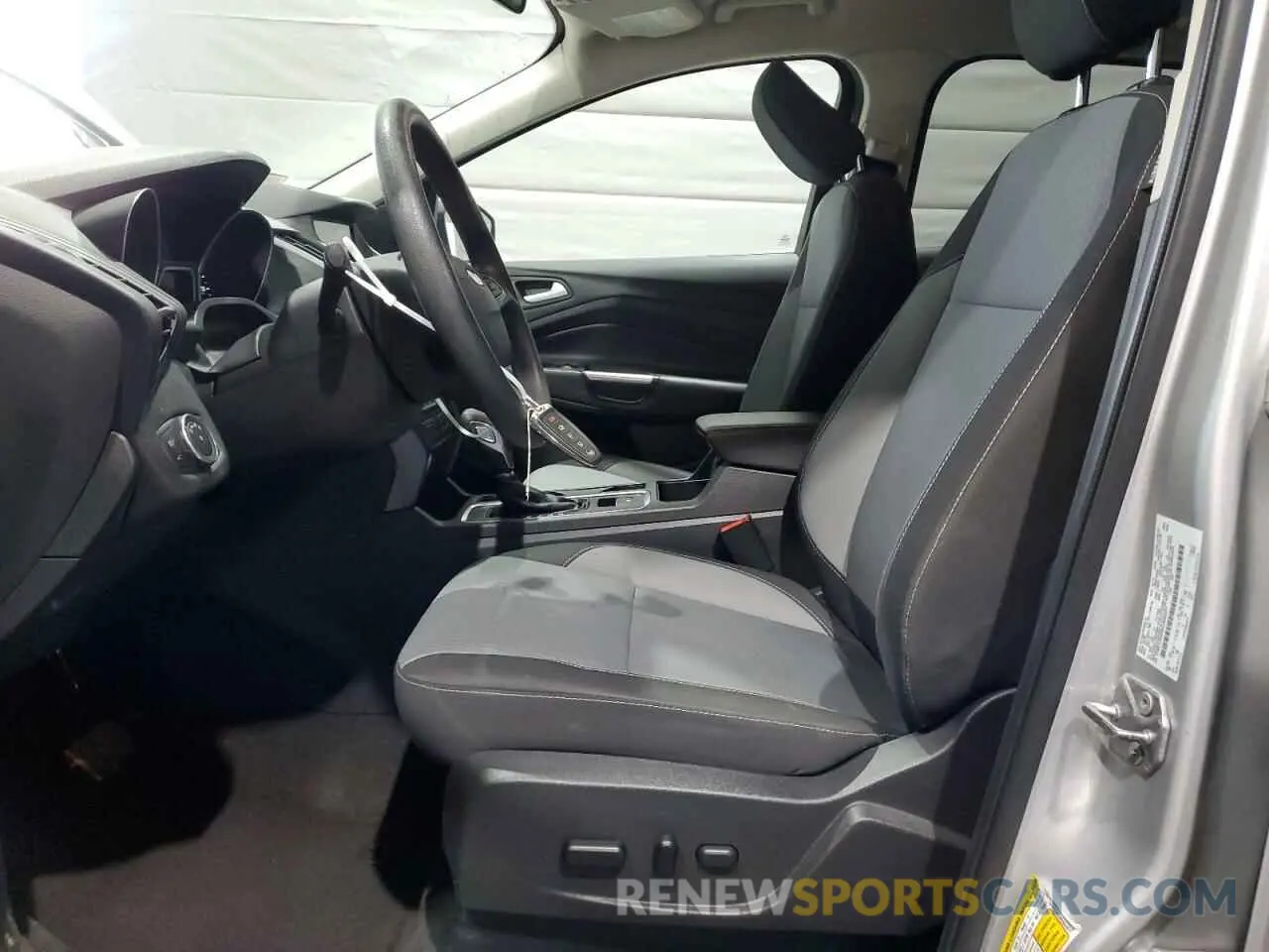 7 Photograph of a damaged car 1FMCU9GD8KUB44577 FORD ESCAPE 2019