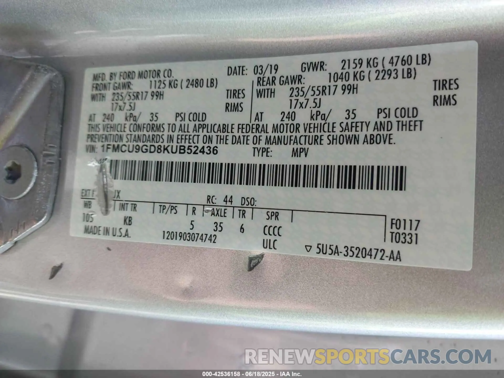 9 Photograph of a damaged car 1FMCU9GD8KUB52436 FORD ESCAPE 2019