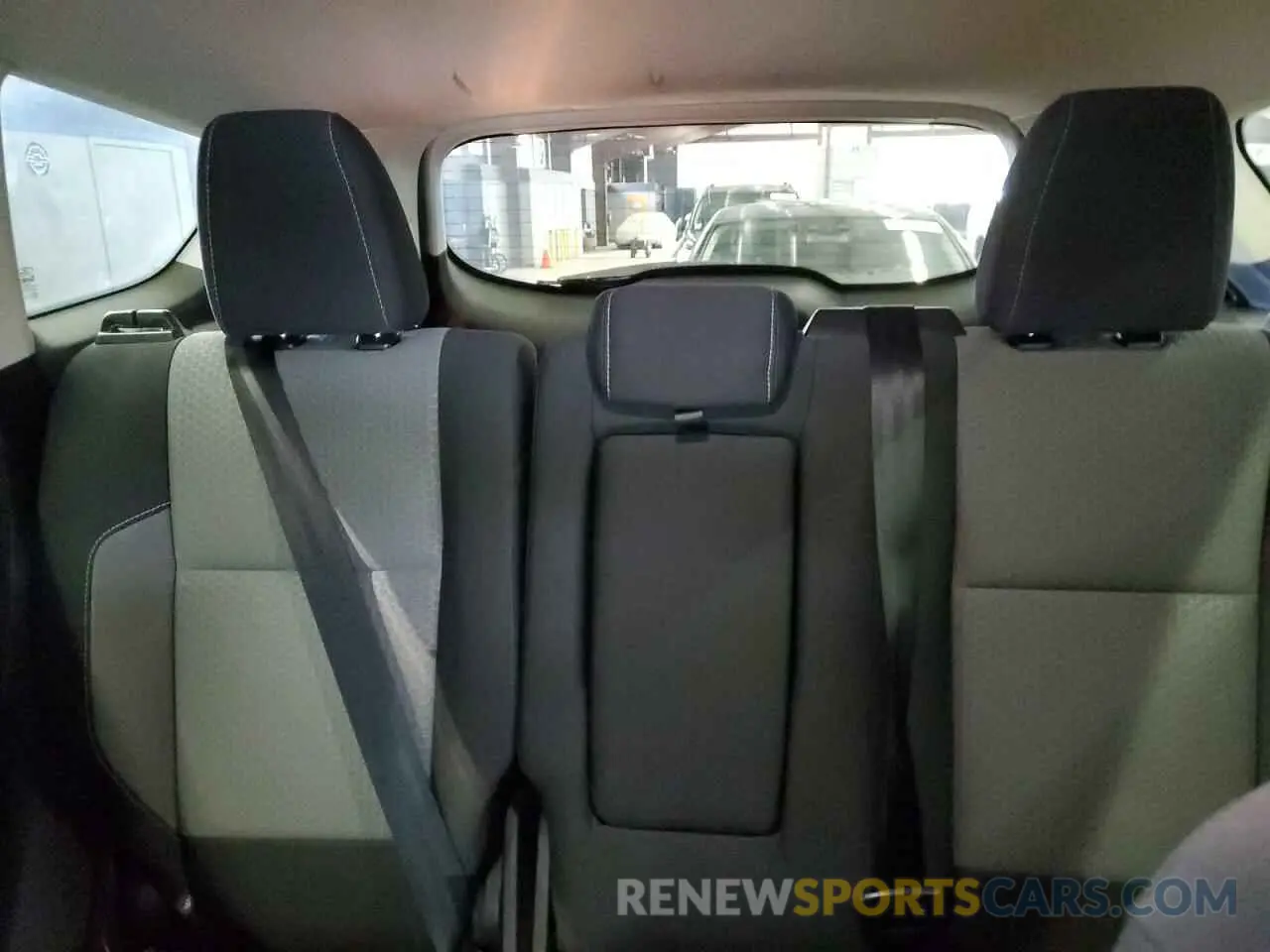 10 Photograph of a damaged car 1FMCU9GD8KUB84044 FORD ESCAPE 2019