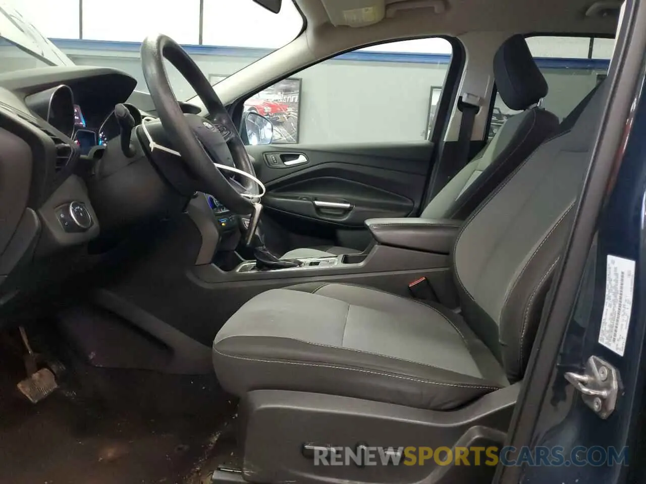 7 Photograph of a damaged car 1FMCU9GD8KUB84044 FORD ESCAPE 2019