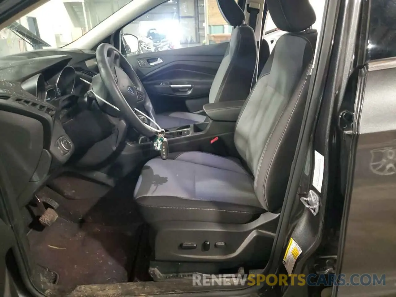 7 Photograph of a damaged car 1FMCU9GD8KUB96923 FORD ESCAPE 2019