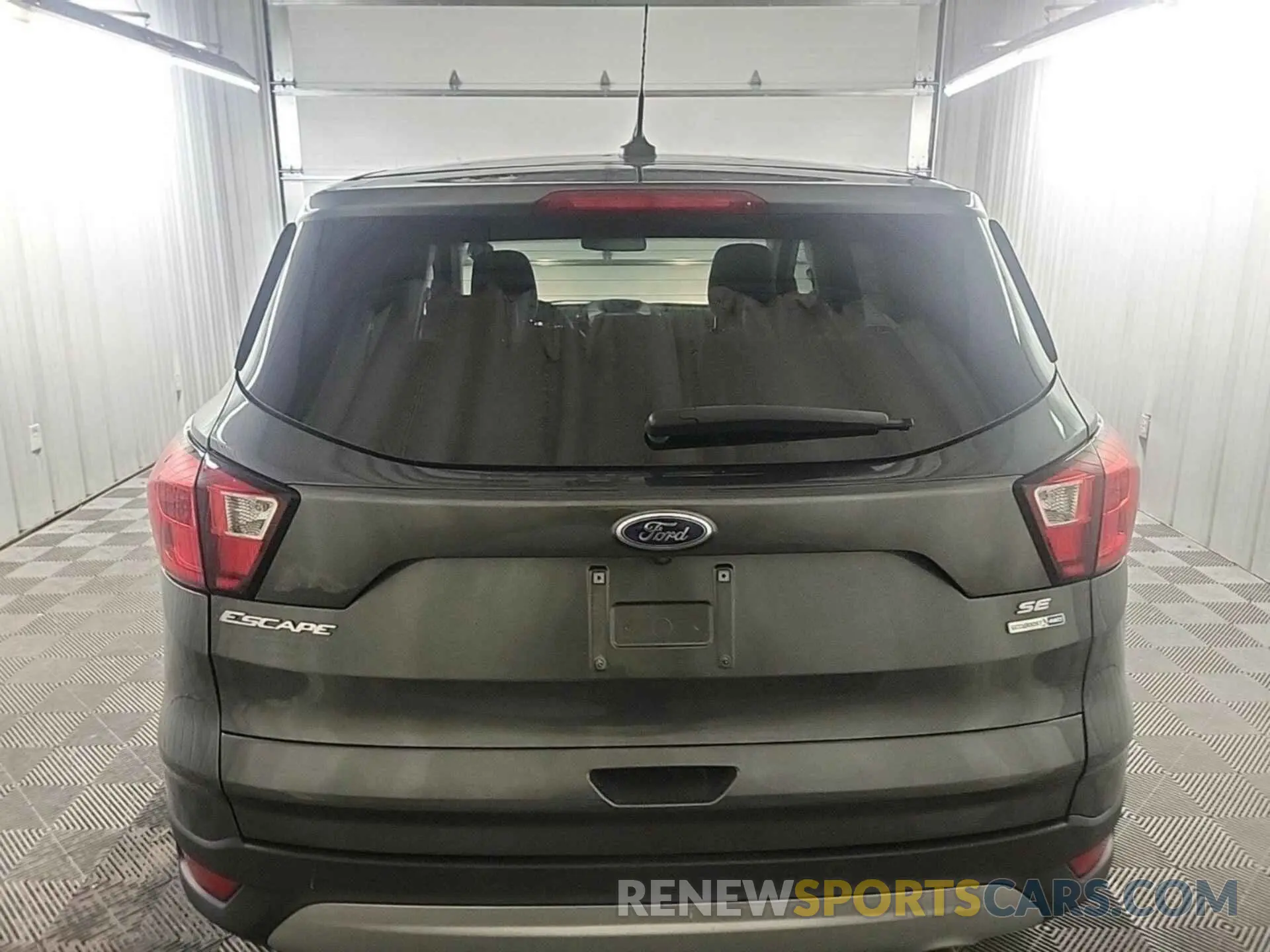 1 Photograph of a damaged car 1FMCU9GD8KUC07497 FORD ESCAPE 2019